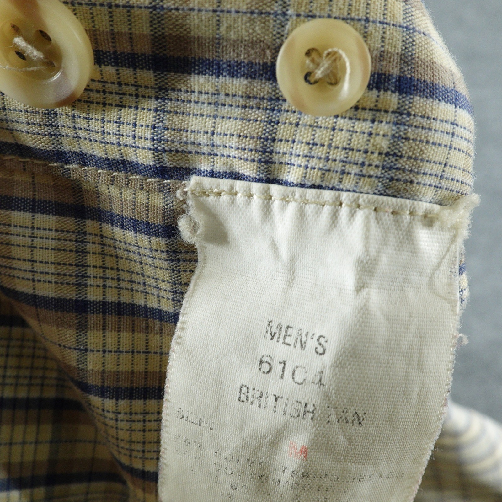 Woolrich Shirt Men Medium Tan Blue Plaid Short Sleeve Vented Back Hiking Utility