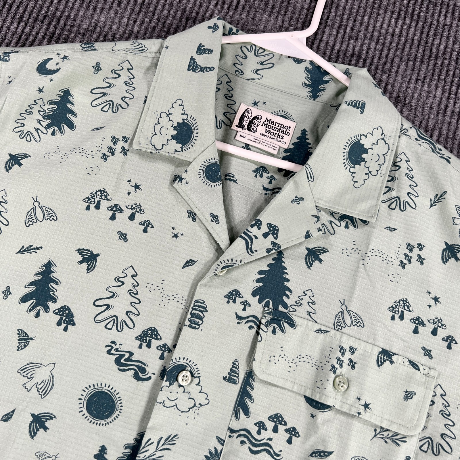 Marmot Shirt Mens Medium Green Geometric Short Sleeve Button Up Camp Hike New