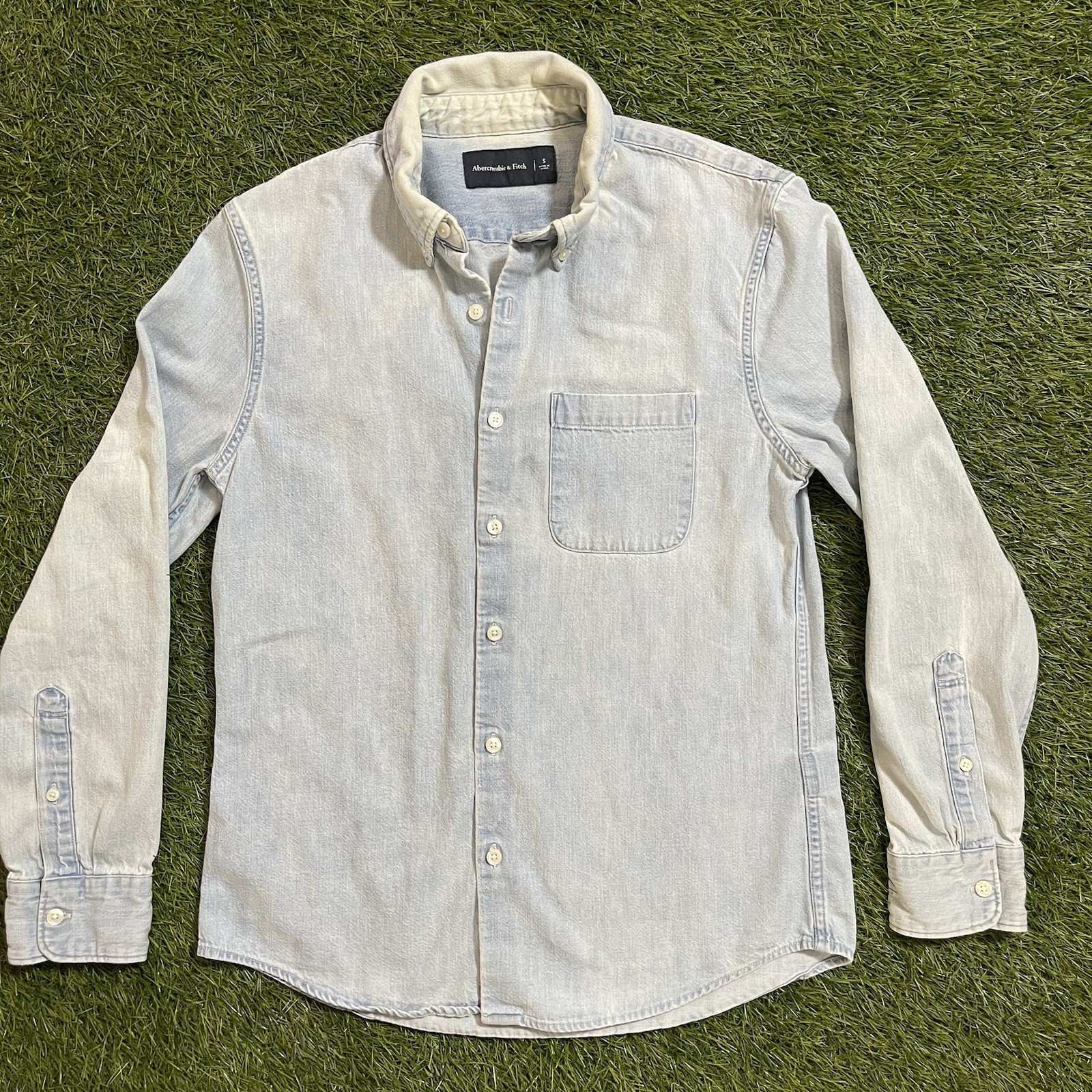 Abercrombie & Fitch Blue Denim Solid Pocket Long Sleeve Button-Down S