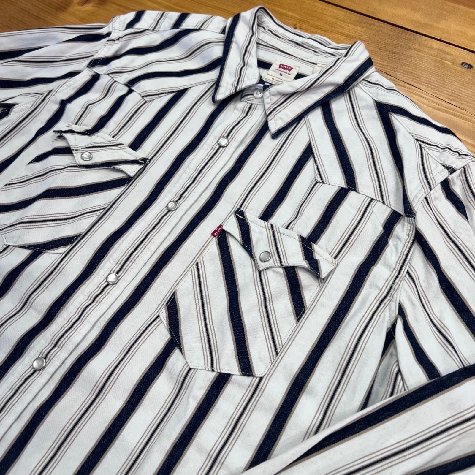 Levi’s Western Cowboy Shirt Men XL Pearl Snap Pearlized Buttons Striped Blue A6
