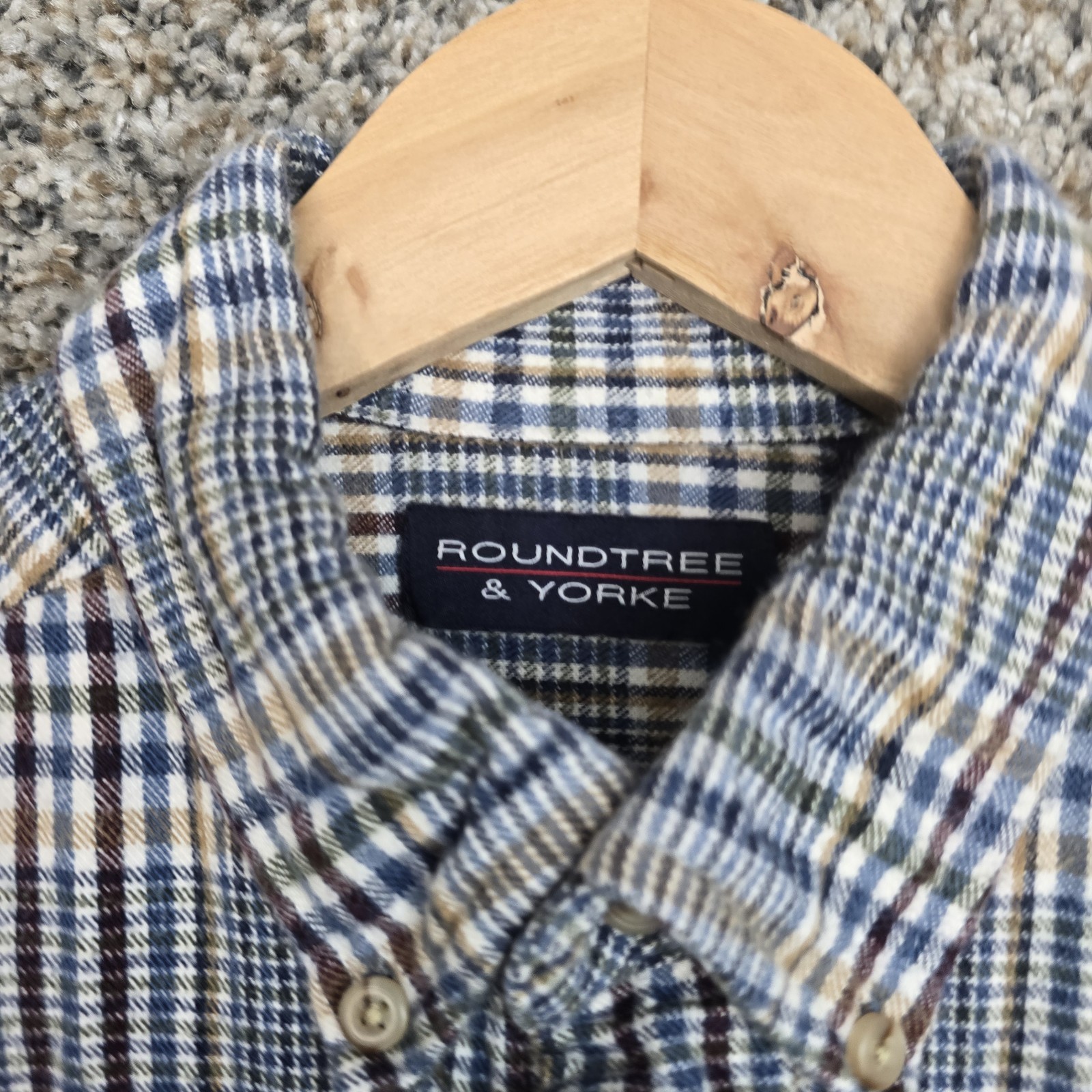 Roundtree & Yorke Shirt Mens Medium Blue Plaid Flannel Button Down Casual Cotton