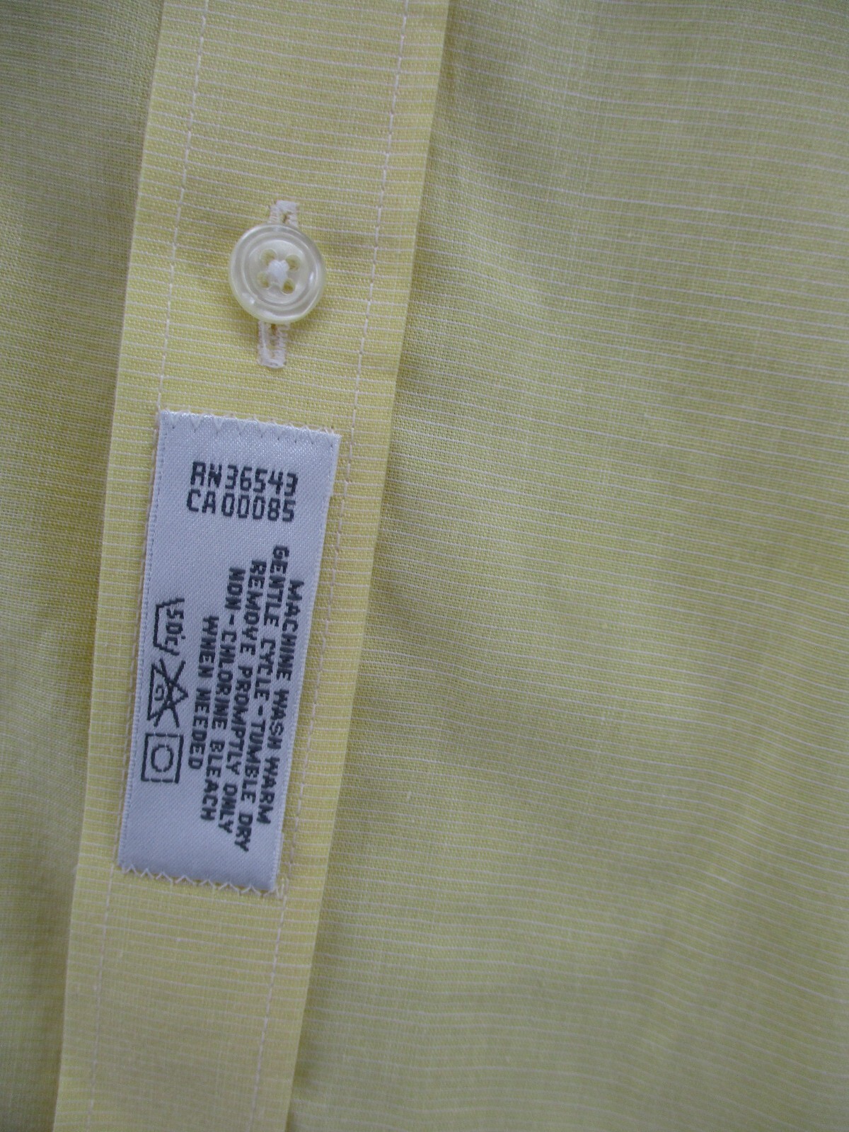 Geoffrey Beene Button Up Shirt Men’s L Yellow Solid Color Non-Iron Cotton Blend
