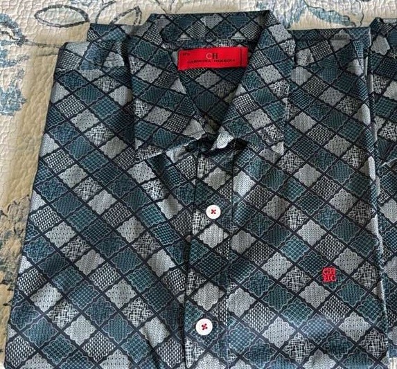 NEW CAROLINA HERRERA short sleeve shirt sizes 16 1/2 – 17 1/2