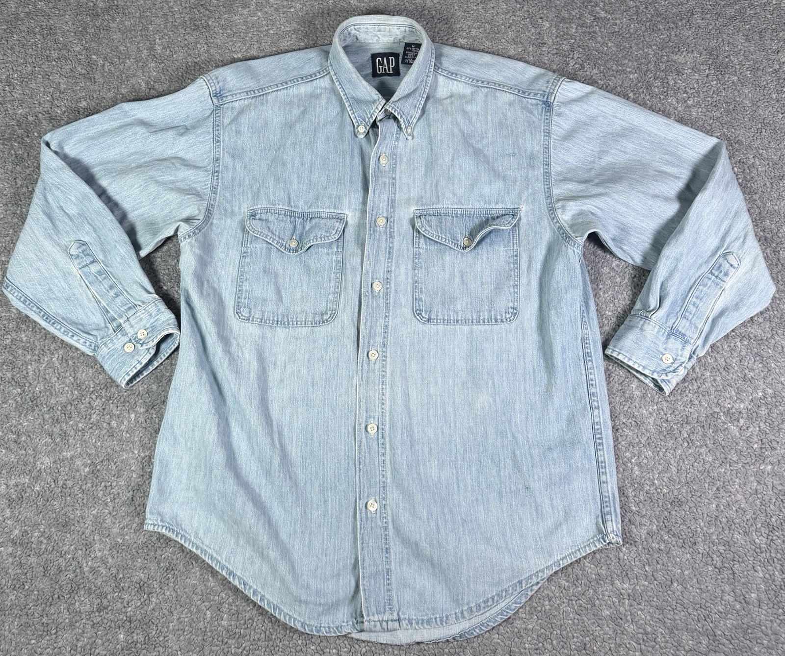 VTG GAP Light Blue Denim Button Down Shirt 100% Cotton Mens Medium 90s USA Made