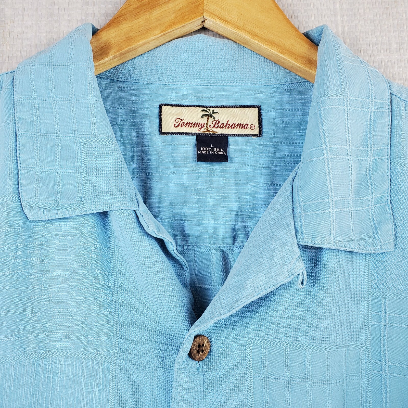 TOMMY BAHAMA Large 100% Silk Powder Blue Many Textures Camp Shirt Hawaiian Mens