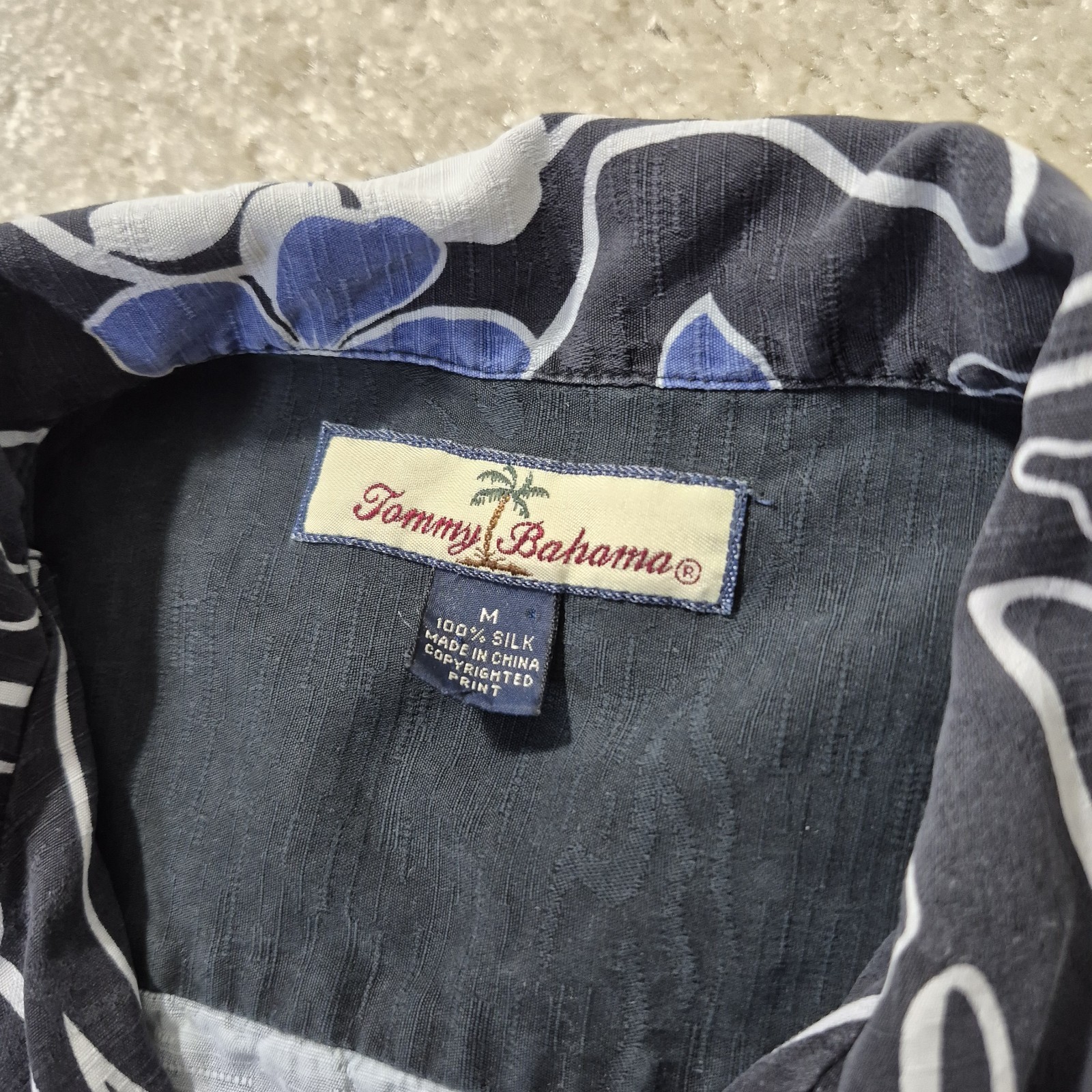 Tommy Bahama Silk Hawaiian Shirt Mens Medium Black Floral Camp Dad Vacation