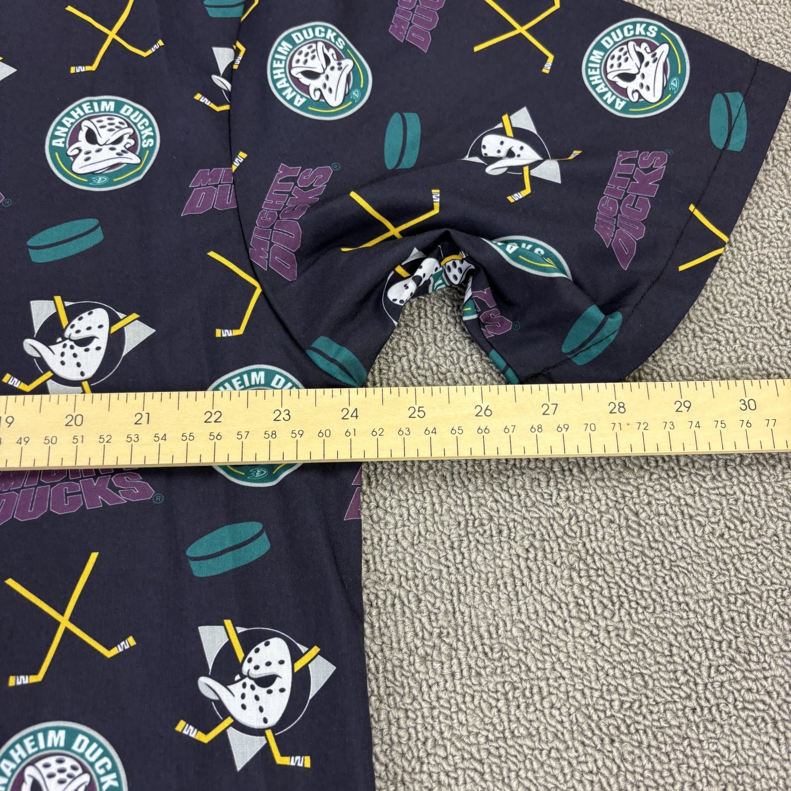 Anaheim Mighty Ducks Shirt Mens Large Black Unbranded Short Sleeve Button Up NHL