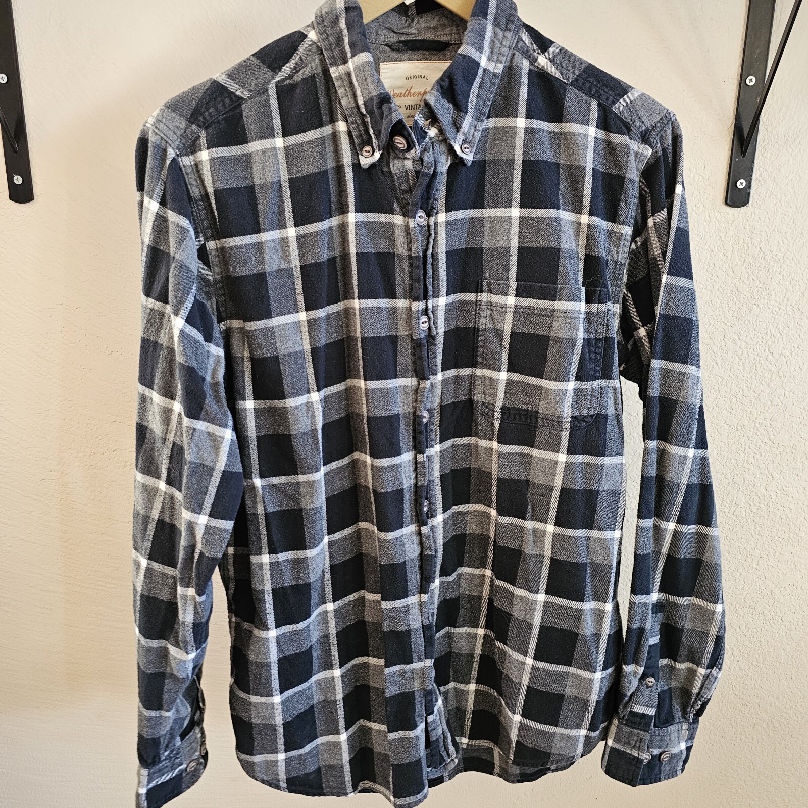 Weatherproof Vintage Men’s Medium plaid flannel charcoal black, gray and white