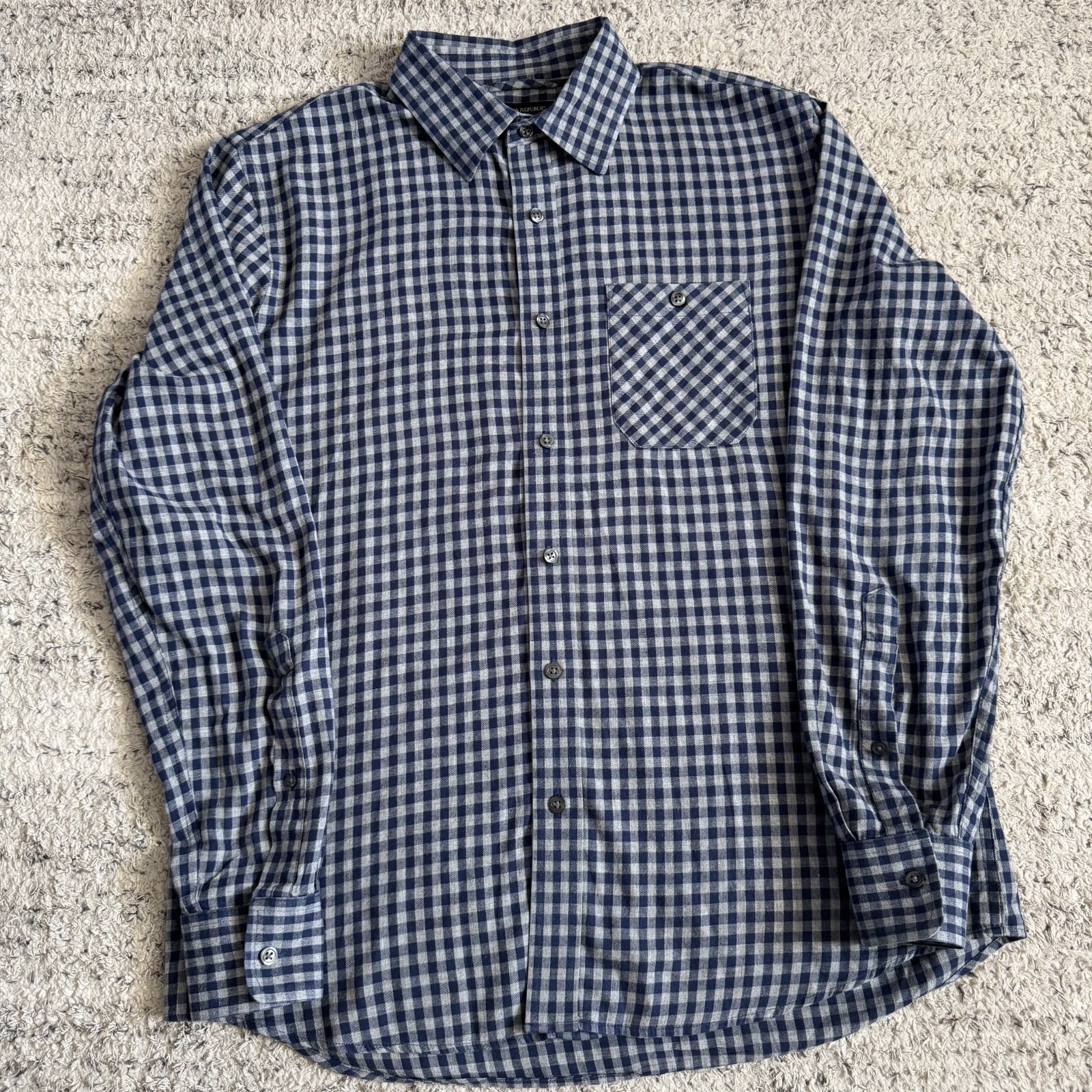 Banana Republic Standard Fit Blue Plaid Button Up Shirt Men’s Medium Cotton