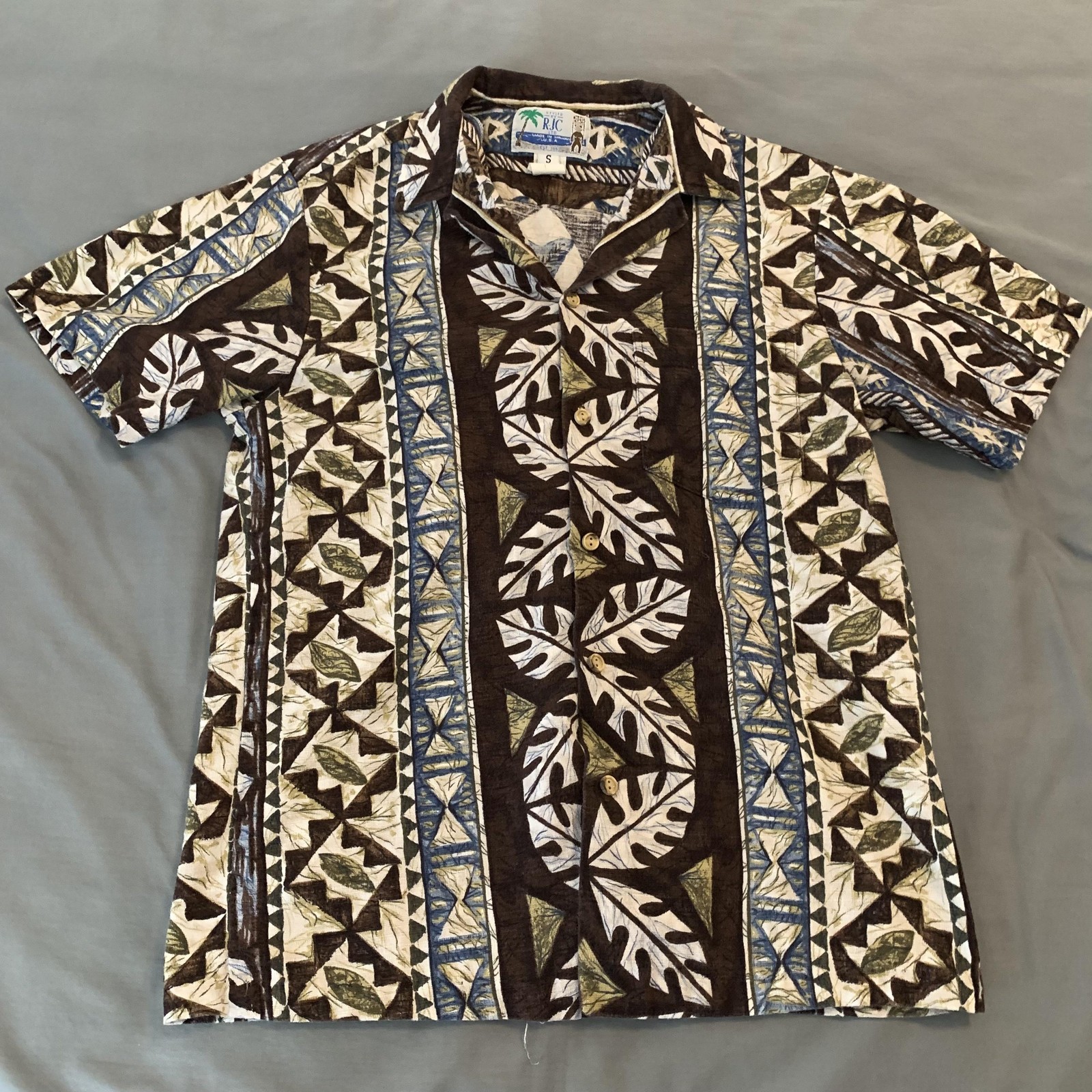 RJC Shirt Mens Small Brown Hawaiian Tribal Leaf Short Sleeve Button Front Casual