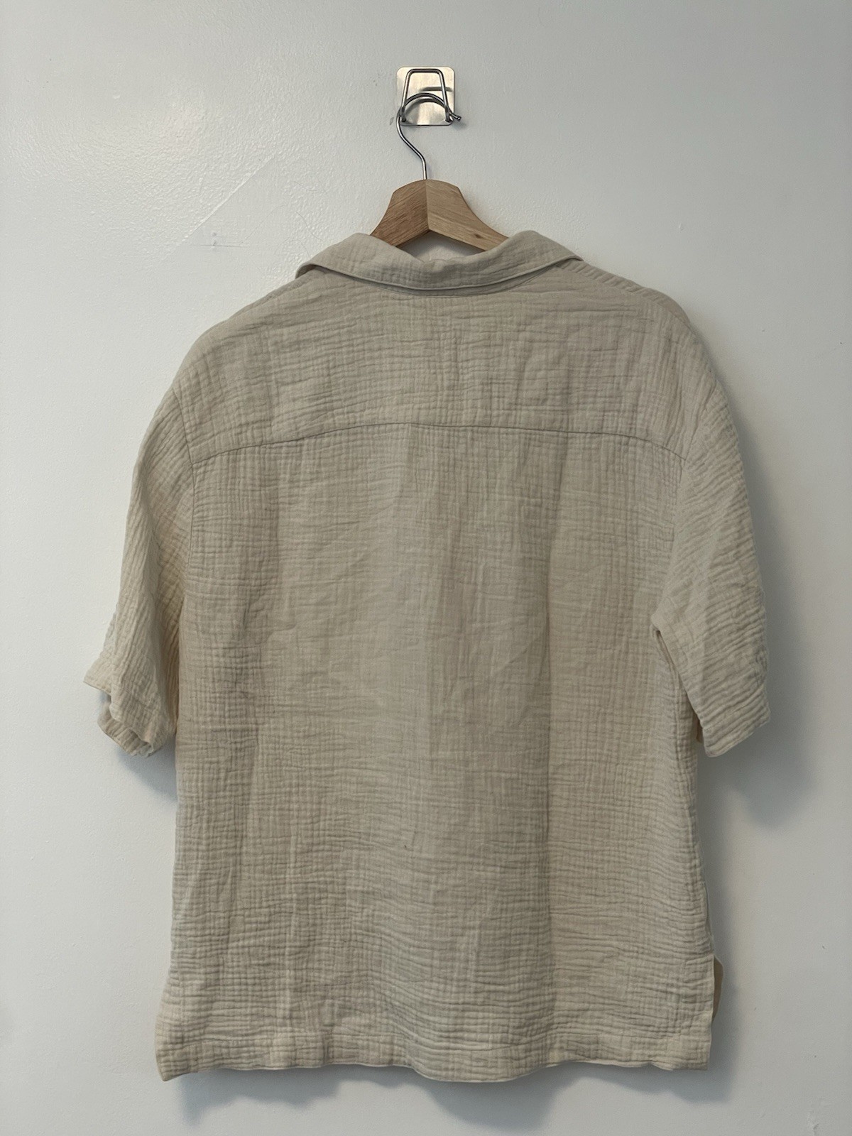 Sandro Paris Men’s M Beige Textured Point Collar Short Sleeve Button-Up Shirt