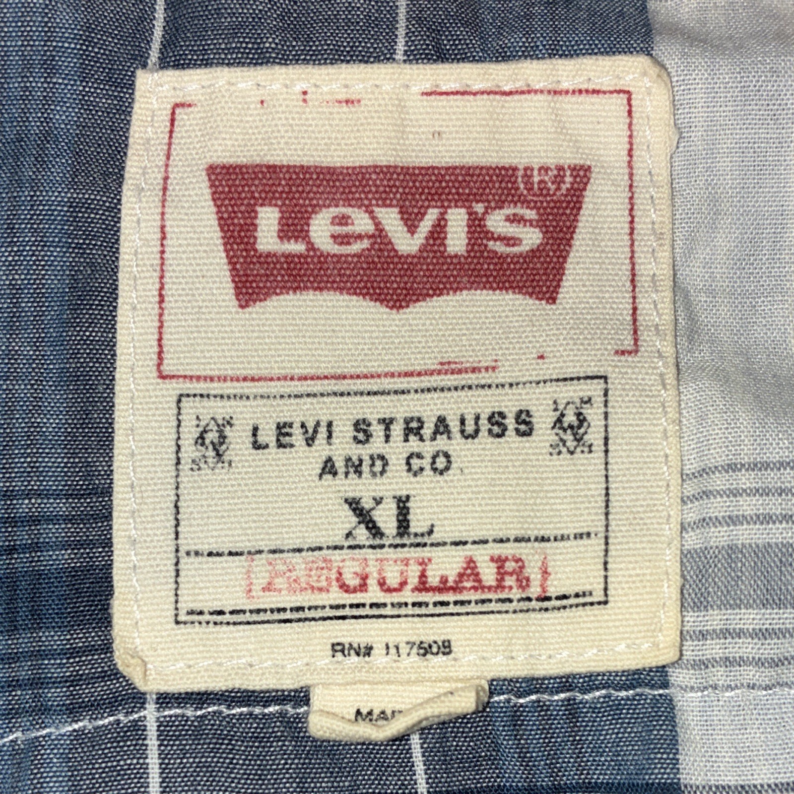 Levi’s Men’s XL Regular Blue/White Plaid Long Sleeve Pearl Snap Shirt Pockets
