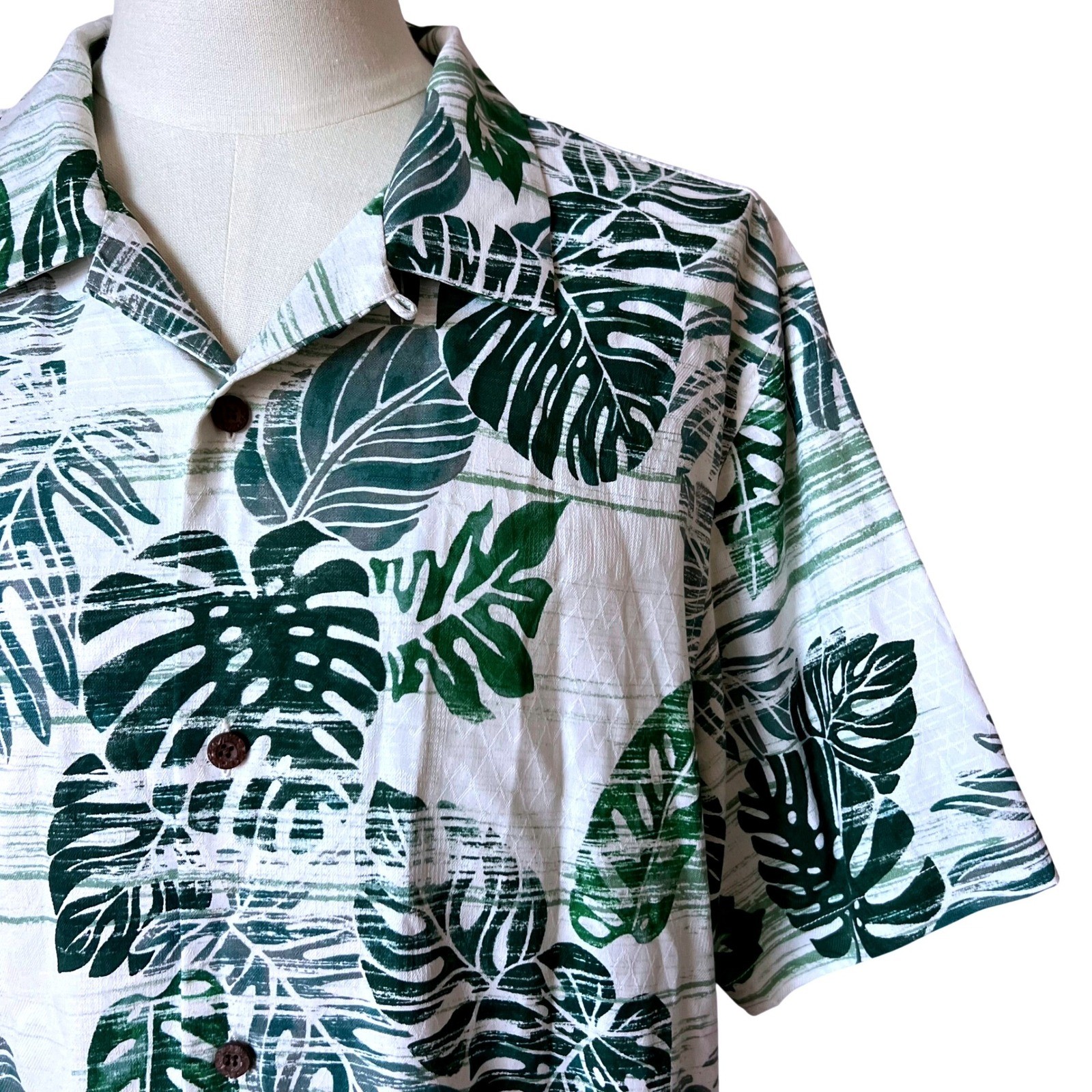 Tommy Bahama Mens Large 100% Silk Hawaiian Aloha Shirt Green Leaf Short Sleeve