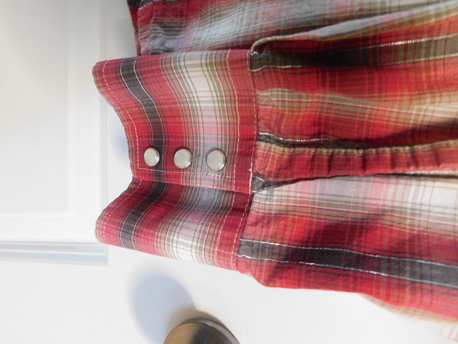 Vintage American Cowboys Choose WRANGLER Western Wear Plaid Pearl Snap Shirt