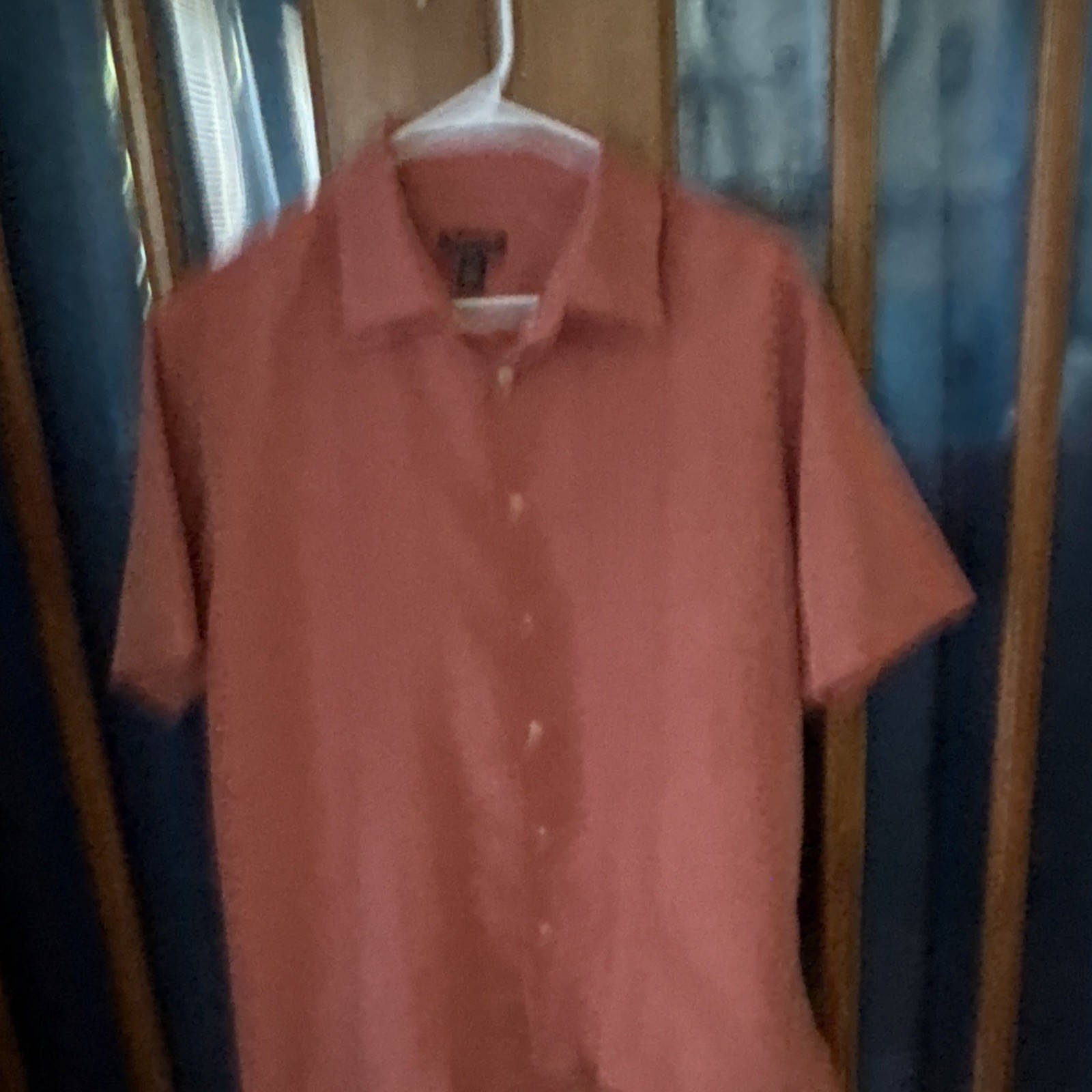 Van Heusen Men’s L Pink Solid Woven Polyester/Rayon Button-Up Shirt, SS