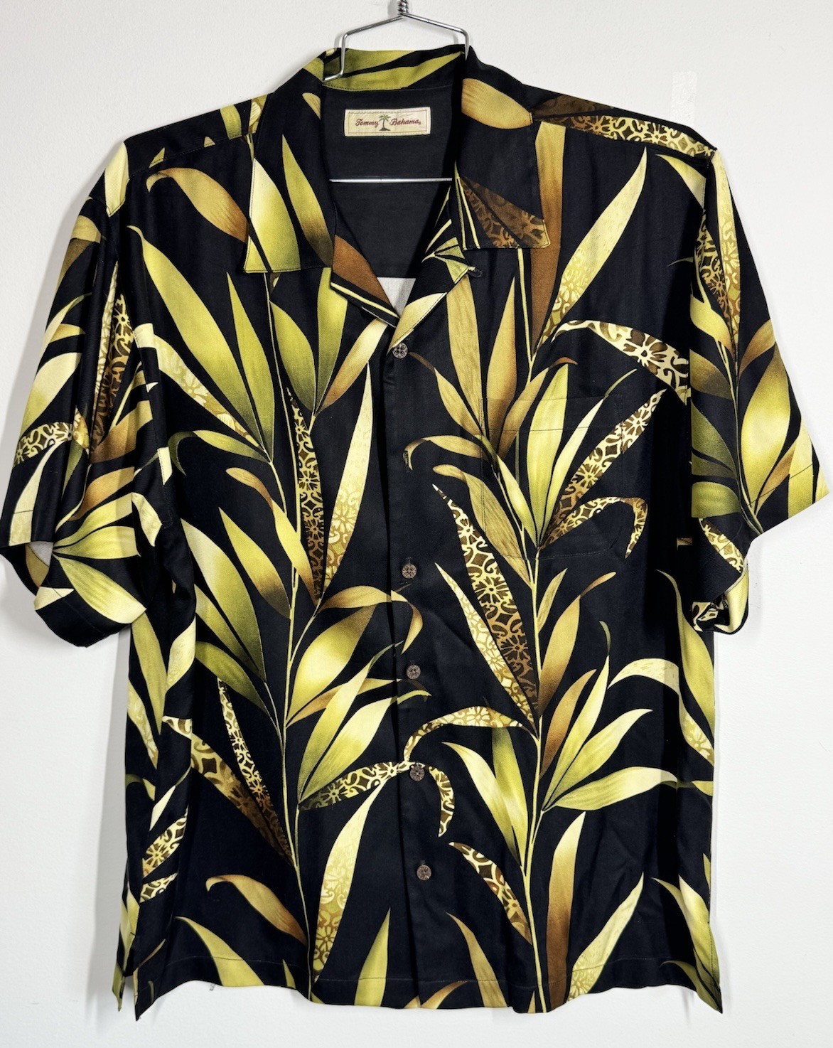 Tommy Bahama Men’s 100% Machine Washable Silk Short Sleeve Shirt Size M Cruise