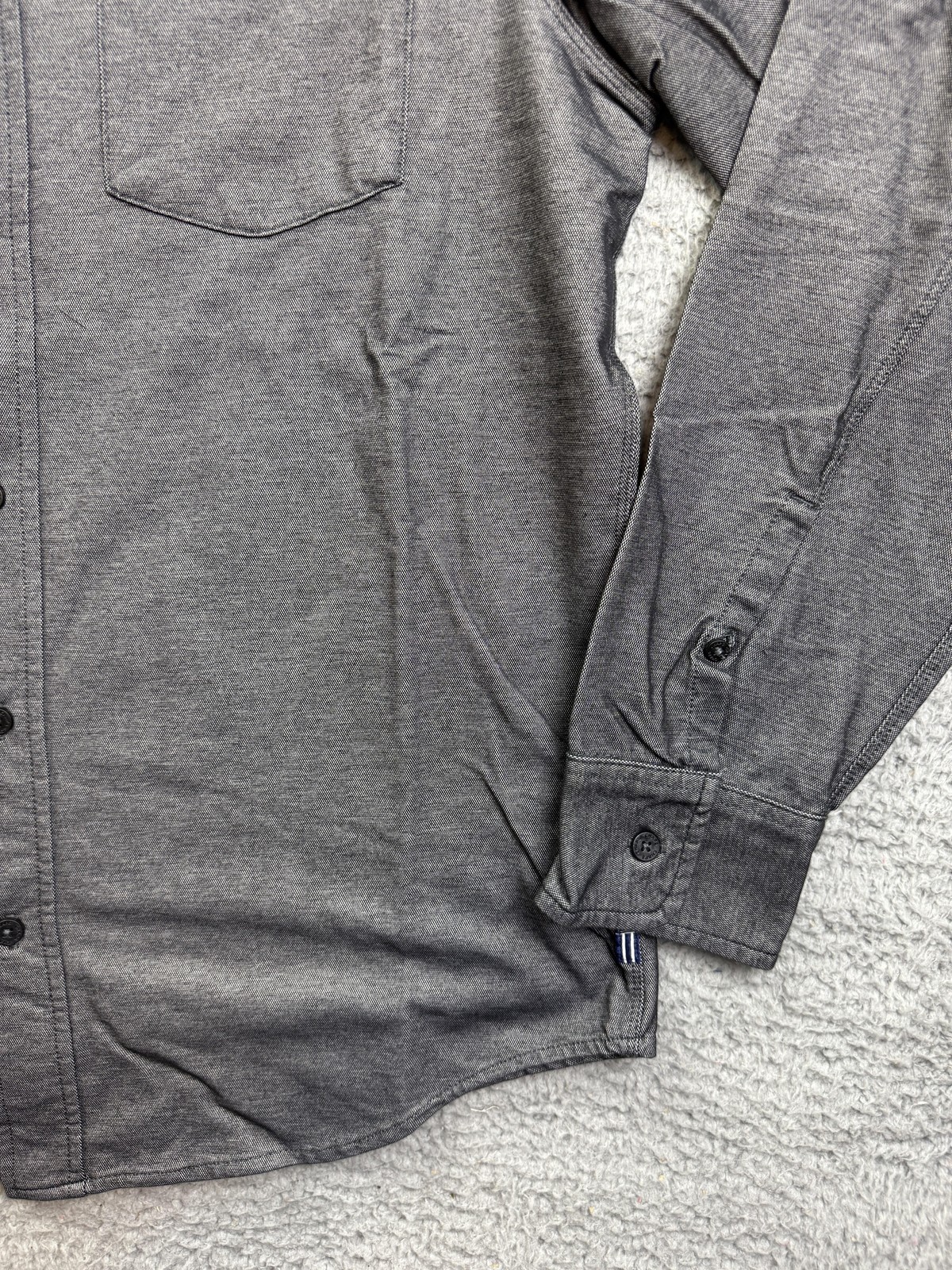 Chaps Shirt Mens Small Gray Knit Button Up Long Sleeve Performance Casual Pocket
