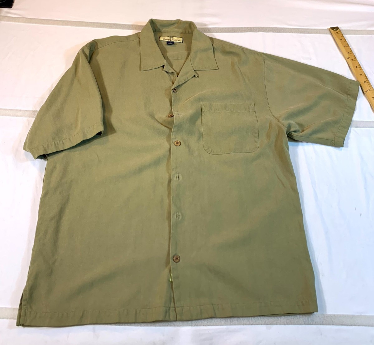 Tommy Bahama Shirt Mens Large Olive Green Silk Camp Collar Side Slit Button Up