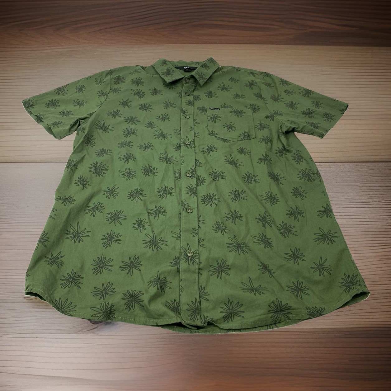 Volcom Men’s L Large Dark Green Geometric Flower Short Sleeve Button Down Shirt