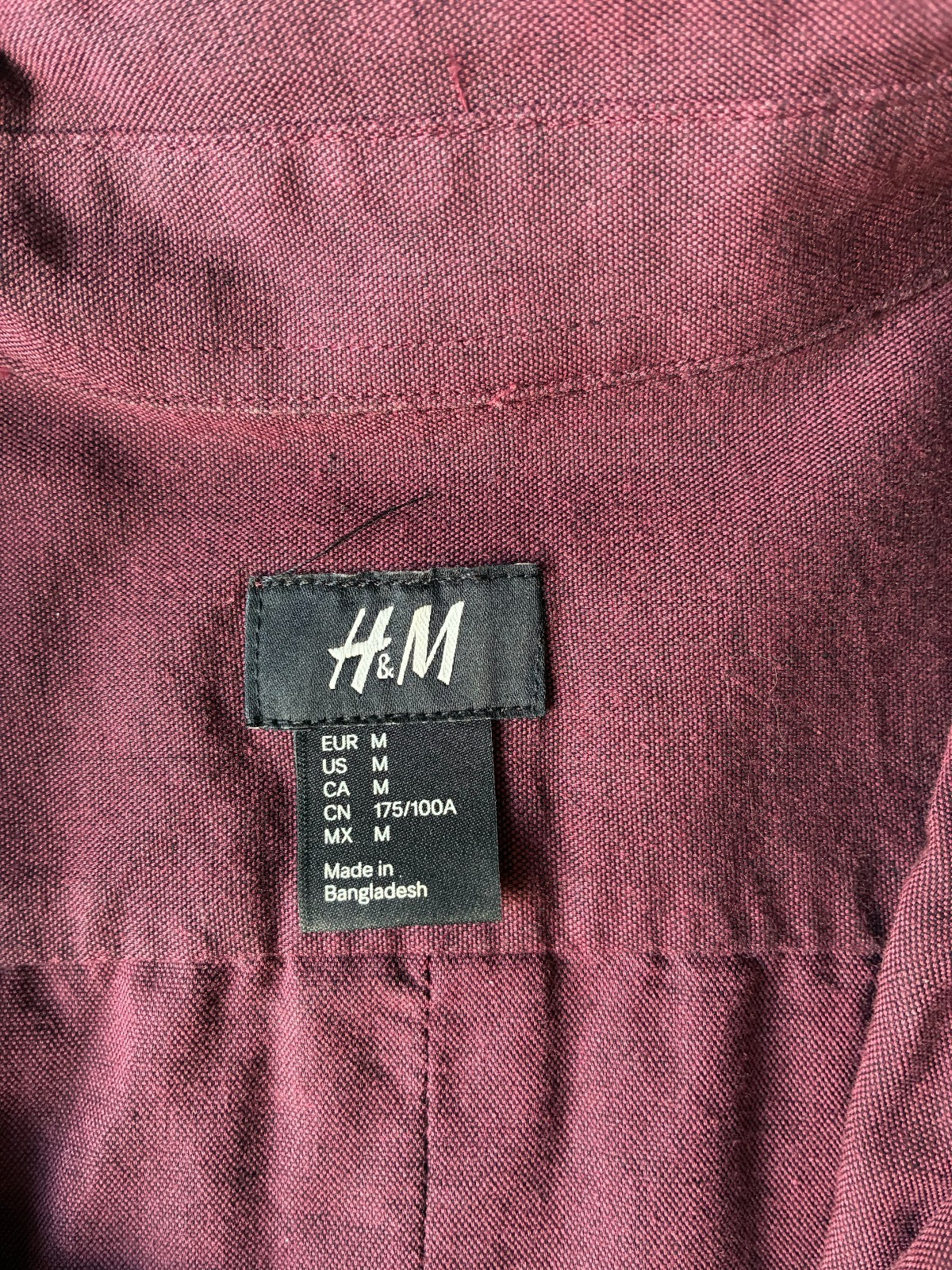 H&M Men’s Button Down Shirt – Burgundy – Size M – button-down collar