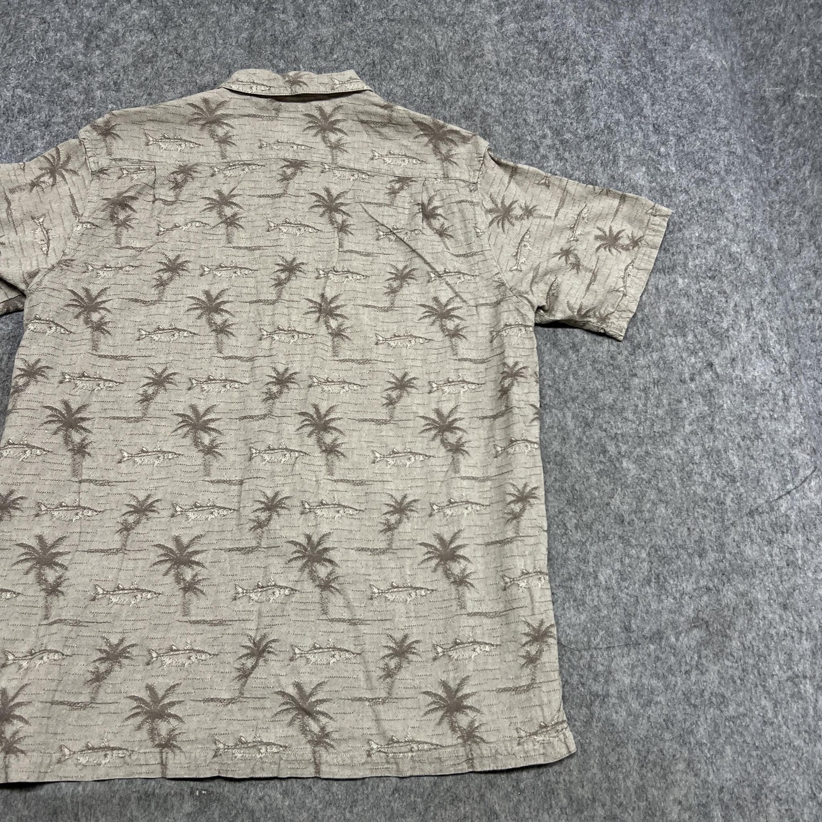 Columbia Shirt Mens XL Beige Palm Tree Fish Print Short Sleeve Hawaiian Casual