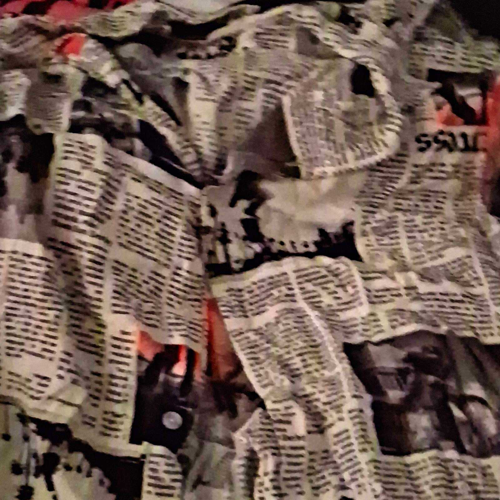 Men’s Black/White Newspaper Graphic Print Collared Button-Up Shirt Size L