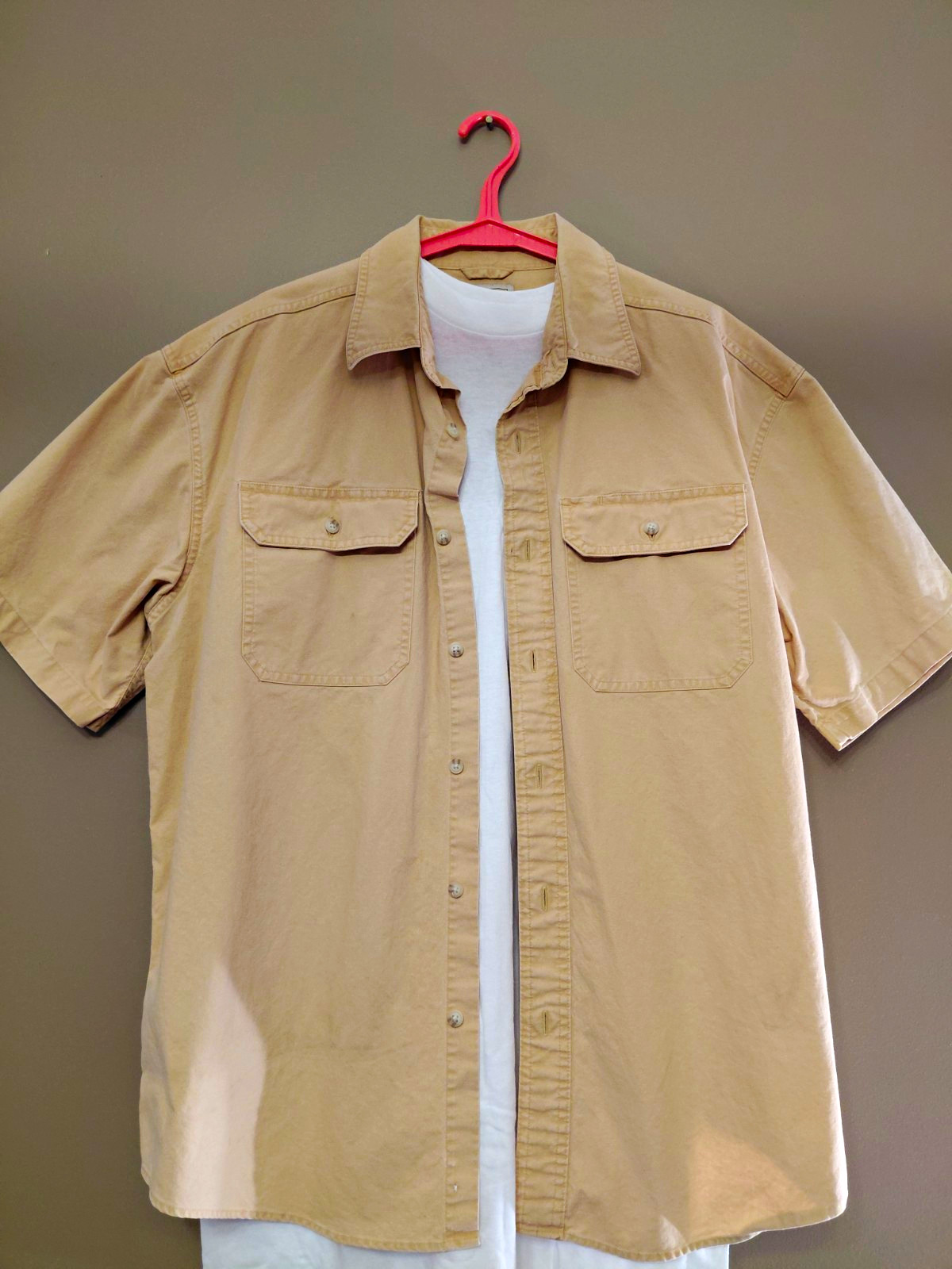 L.L.Bean Traditional Fit Men’s L Solid Beige Cotton Woven Short Sleeve Pockets