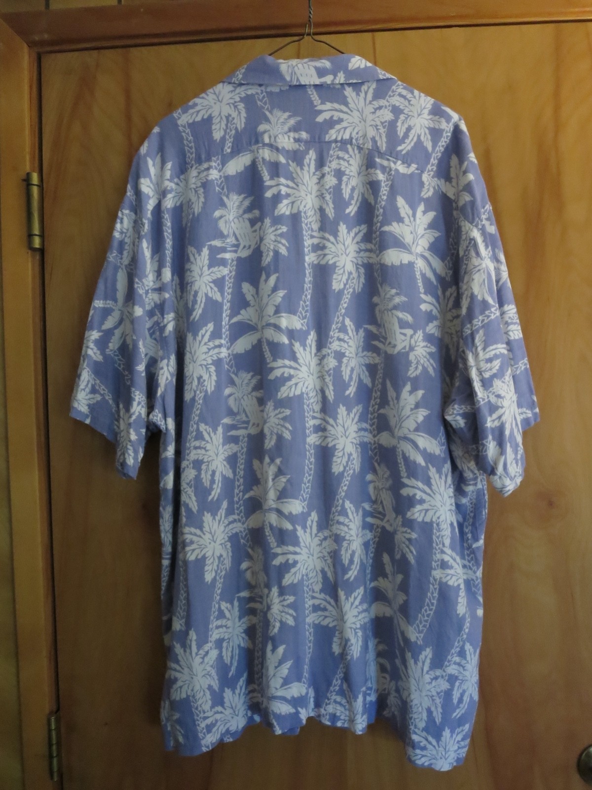 Tommy Bahama Floral Hawaiian Men’s Shirt XXL 100% Rayon Machine Washable 2XL