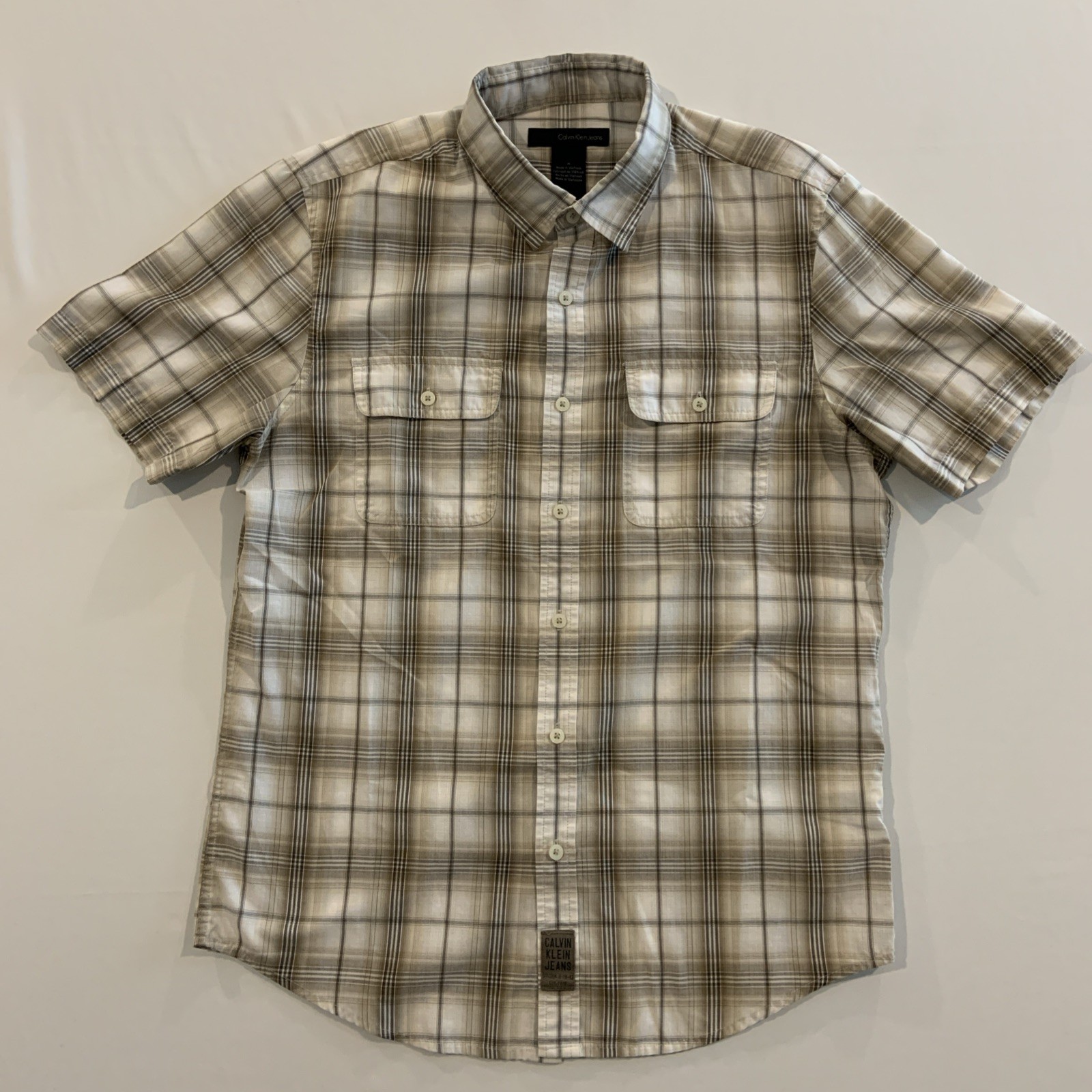Calvin Klein Jeans Men’s M Btn-Up Shirt White, Black, Tan Plaid Short Sleeve