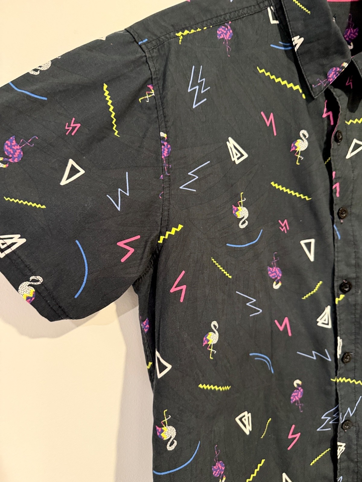 Maui & Son’s Men’s Button Down Short Sleeve Shirt – 80s Pattern