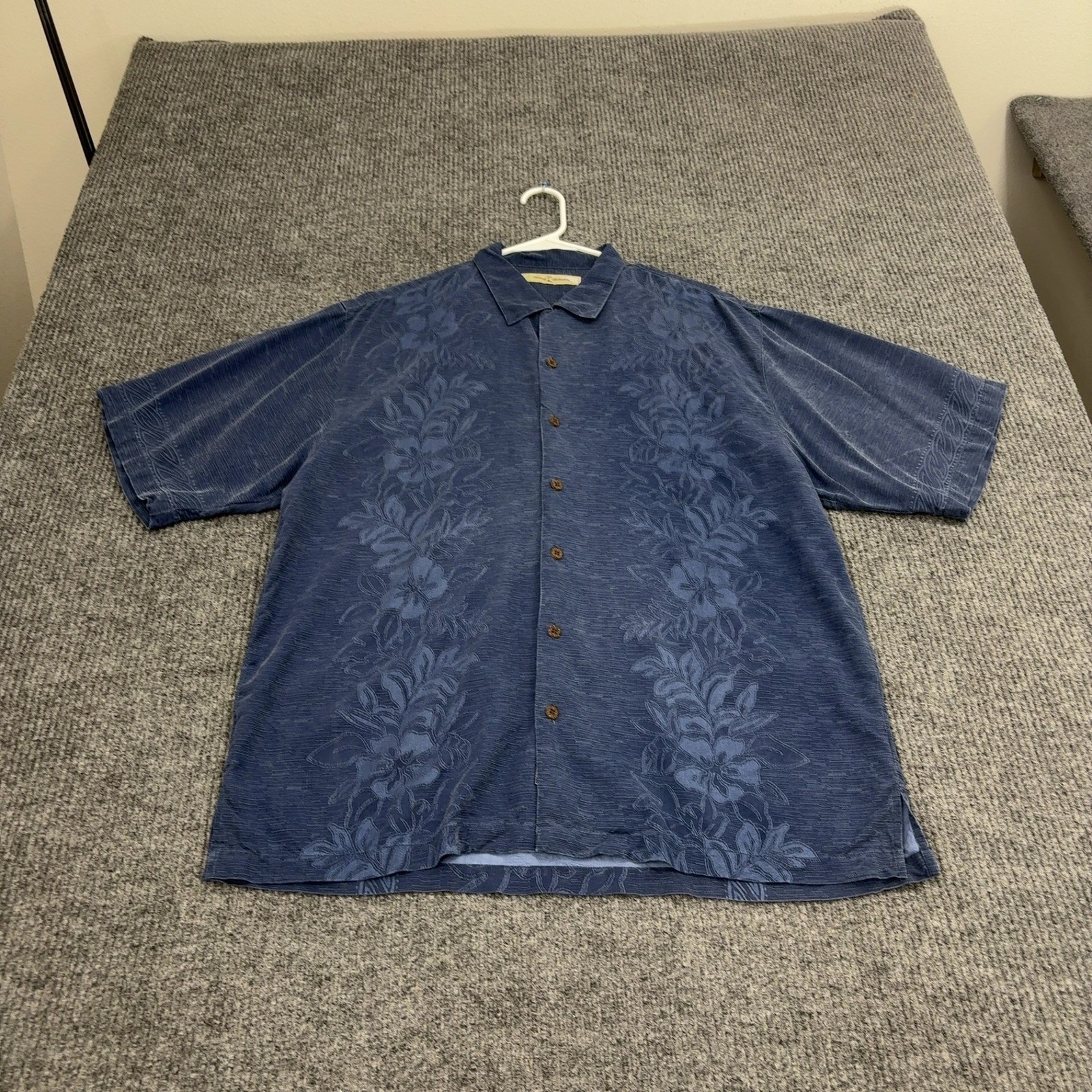 Tommy Bahama Button Up Shirt Mens L Blue Silk Floral Embroidered Aloha Tropical