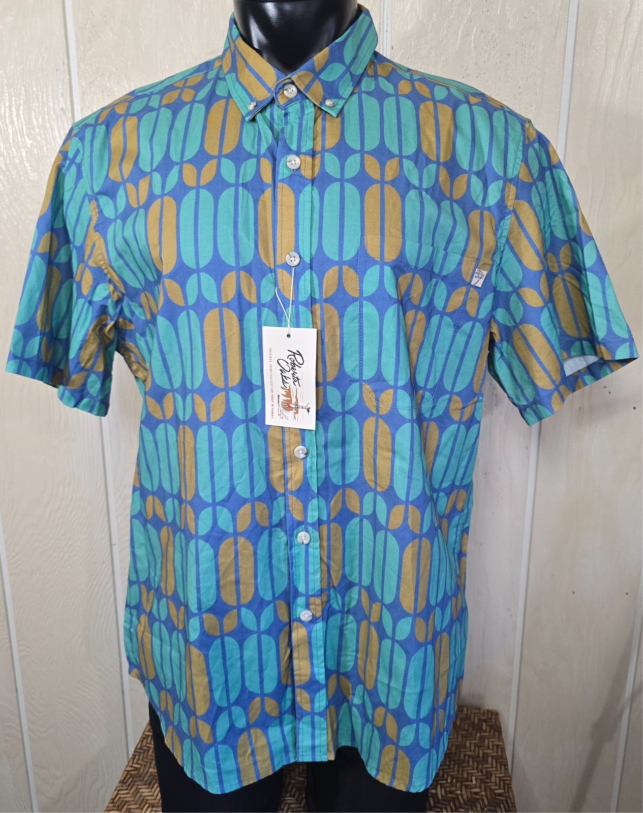 Roberta Oaks Honolulu Hawaii Aloha Shirt Button Front XXLarge *Chest 48 in *Slim