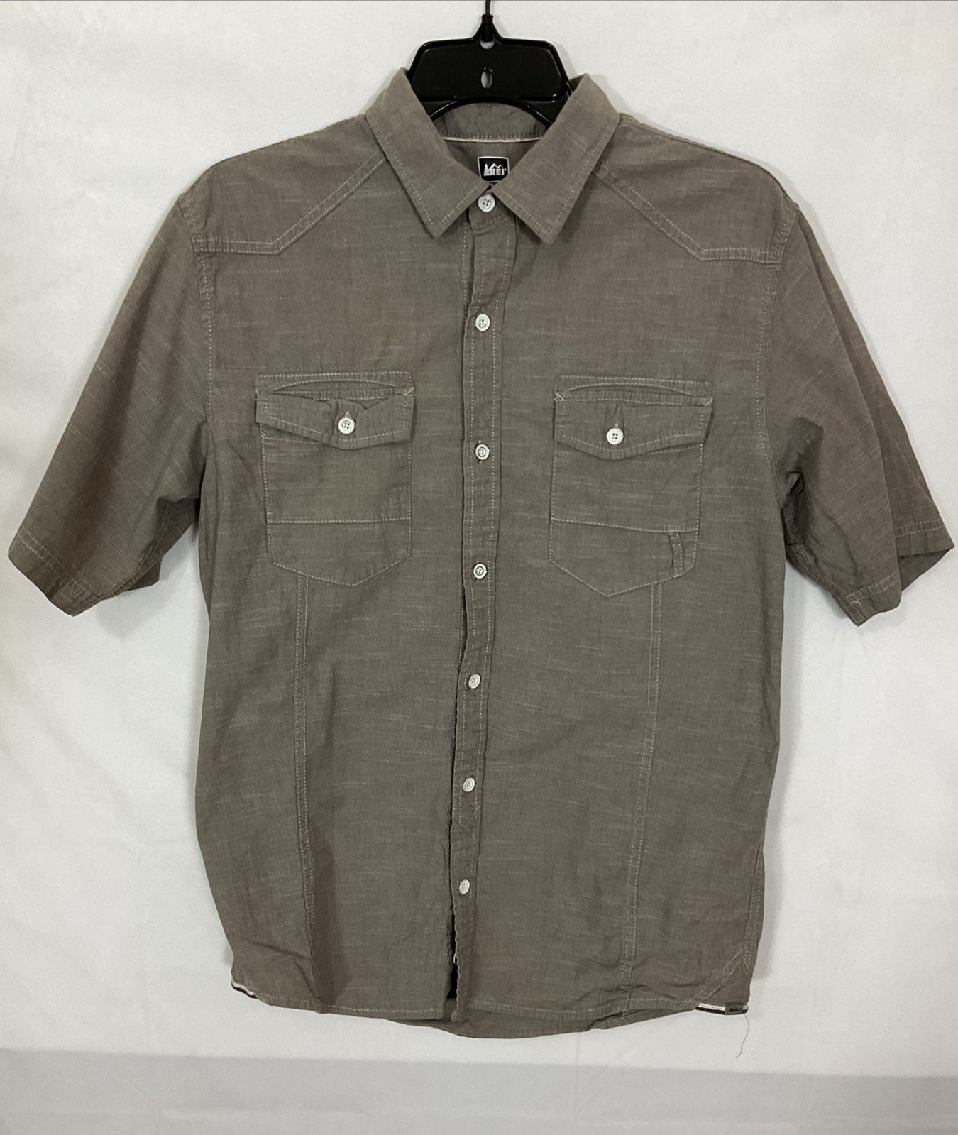 REI CO-OP Short Sleeve Button Up Shirt Men’s Size M Tan Hiking Camping