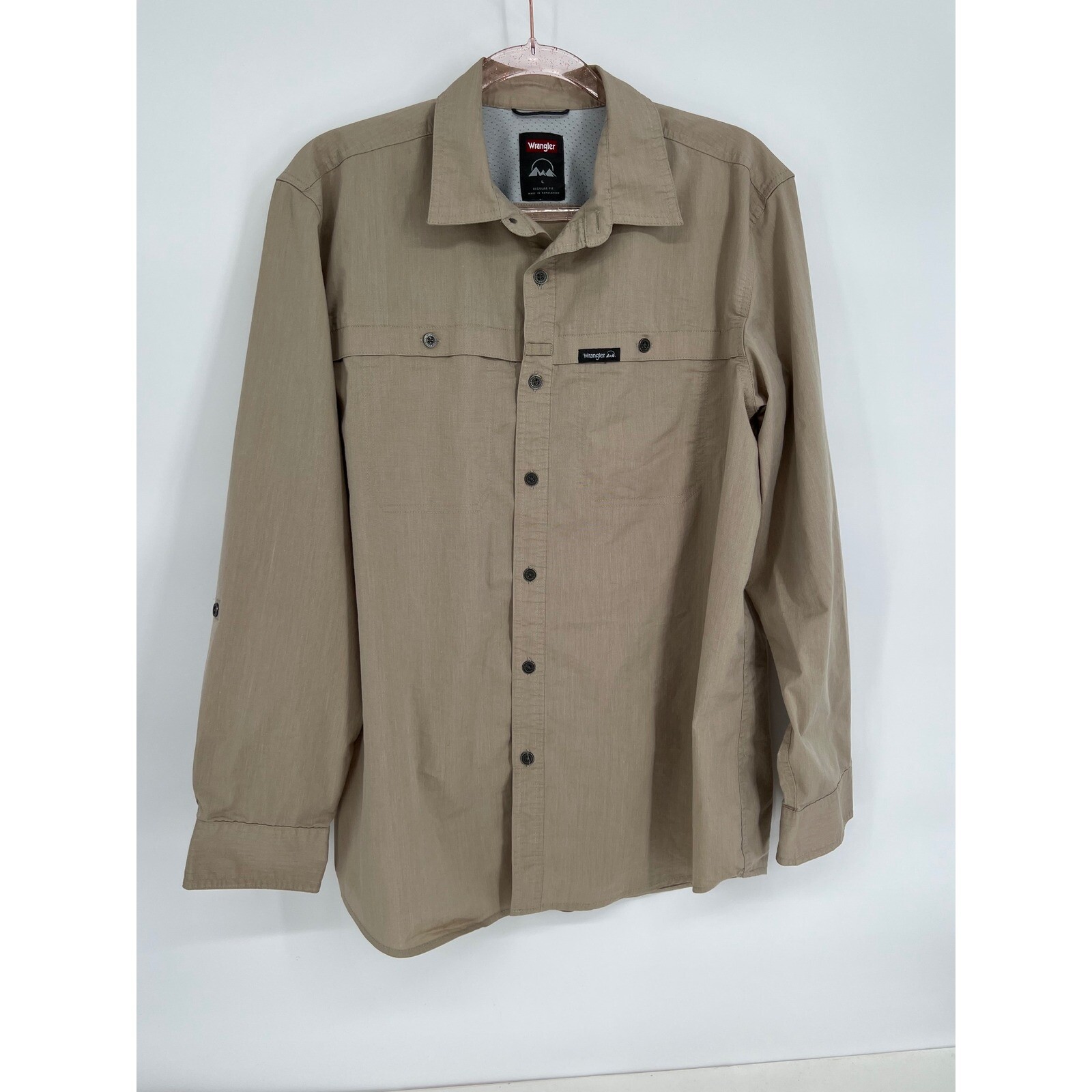 Wrangler Long Sleeve Button Up Fishing Shirt Vented Back Tan Large