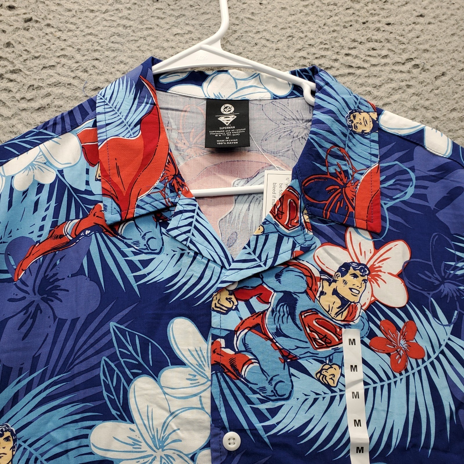 DC Superman Hawaiian Shirt Mens M Multi Tropical Floral Short Sleeve Collar Slit