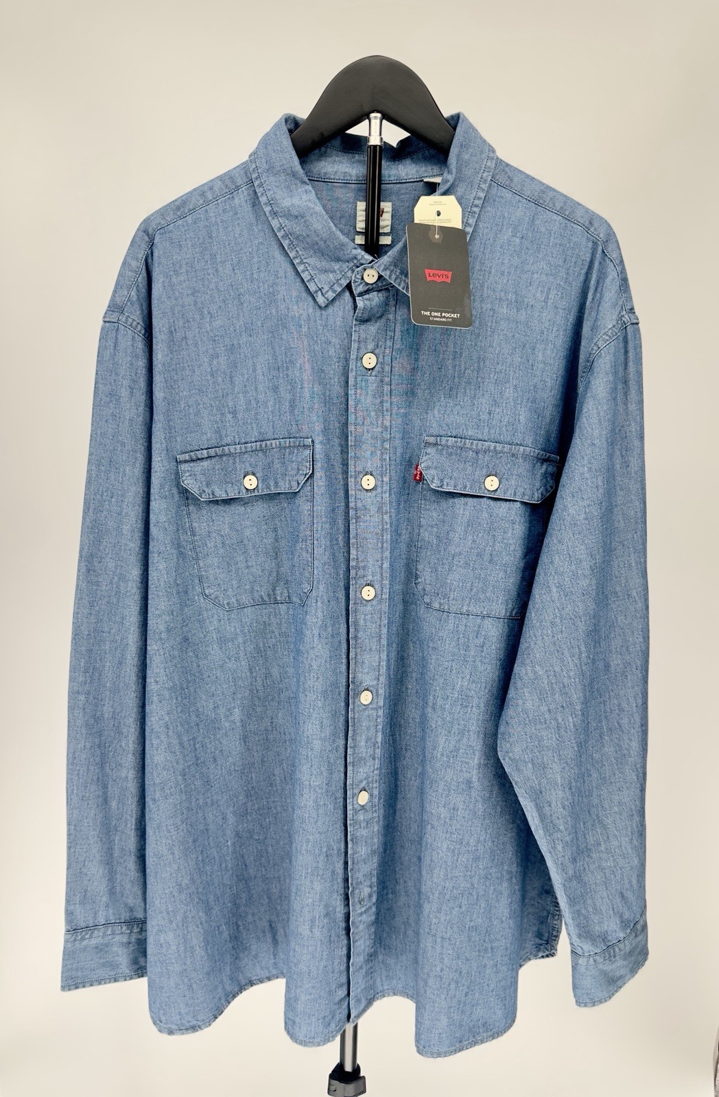 Levis Mens The Worker Relaxed Fit Chambray Button Down Shirt Blue Large NWT