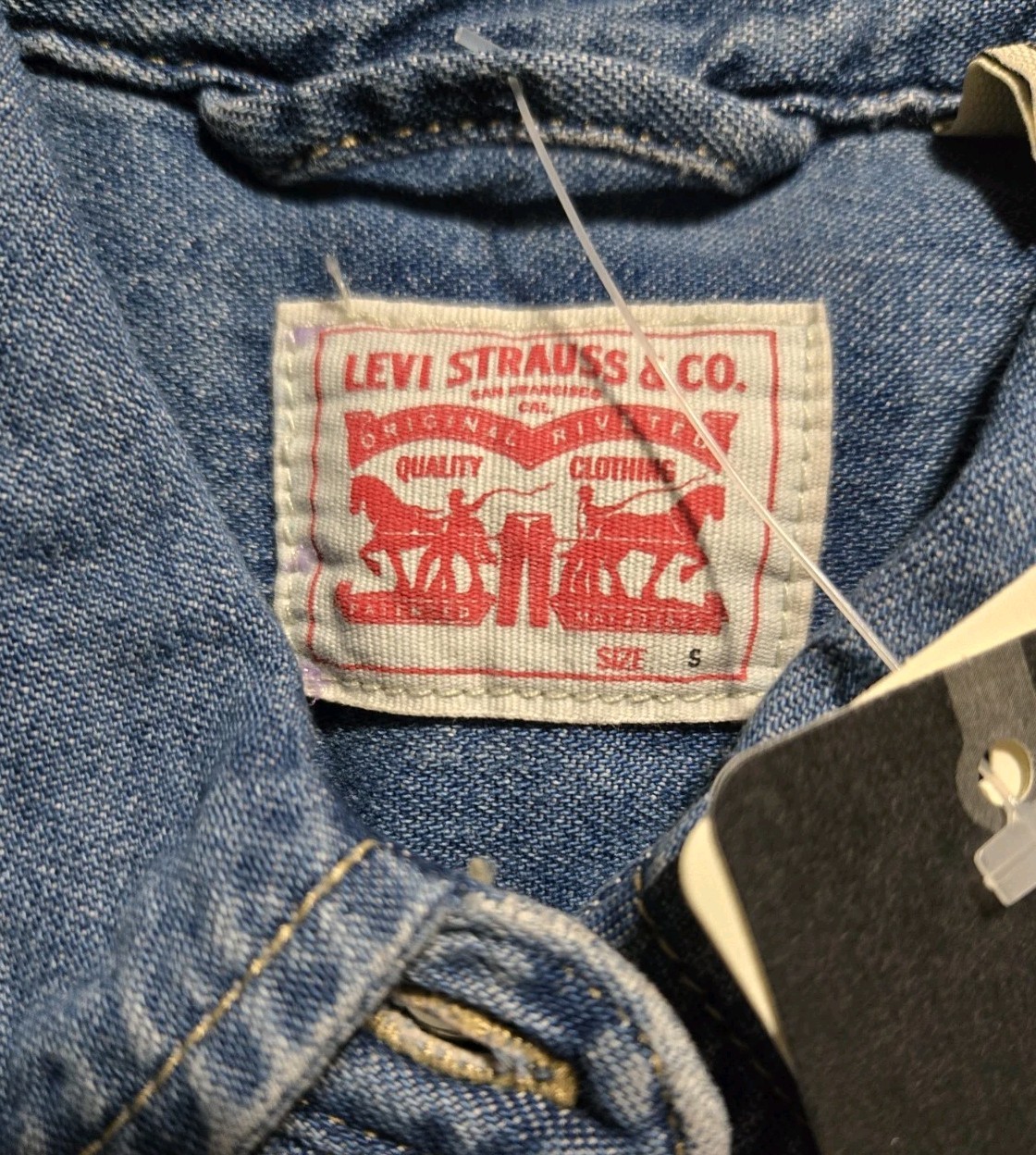 NWT Levi Strauss Denim Shirt Mens S Blue Pearl Snap Mid Wash Western Cowboy