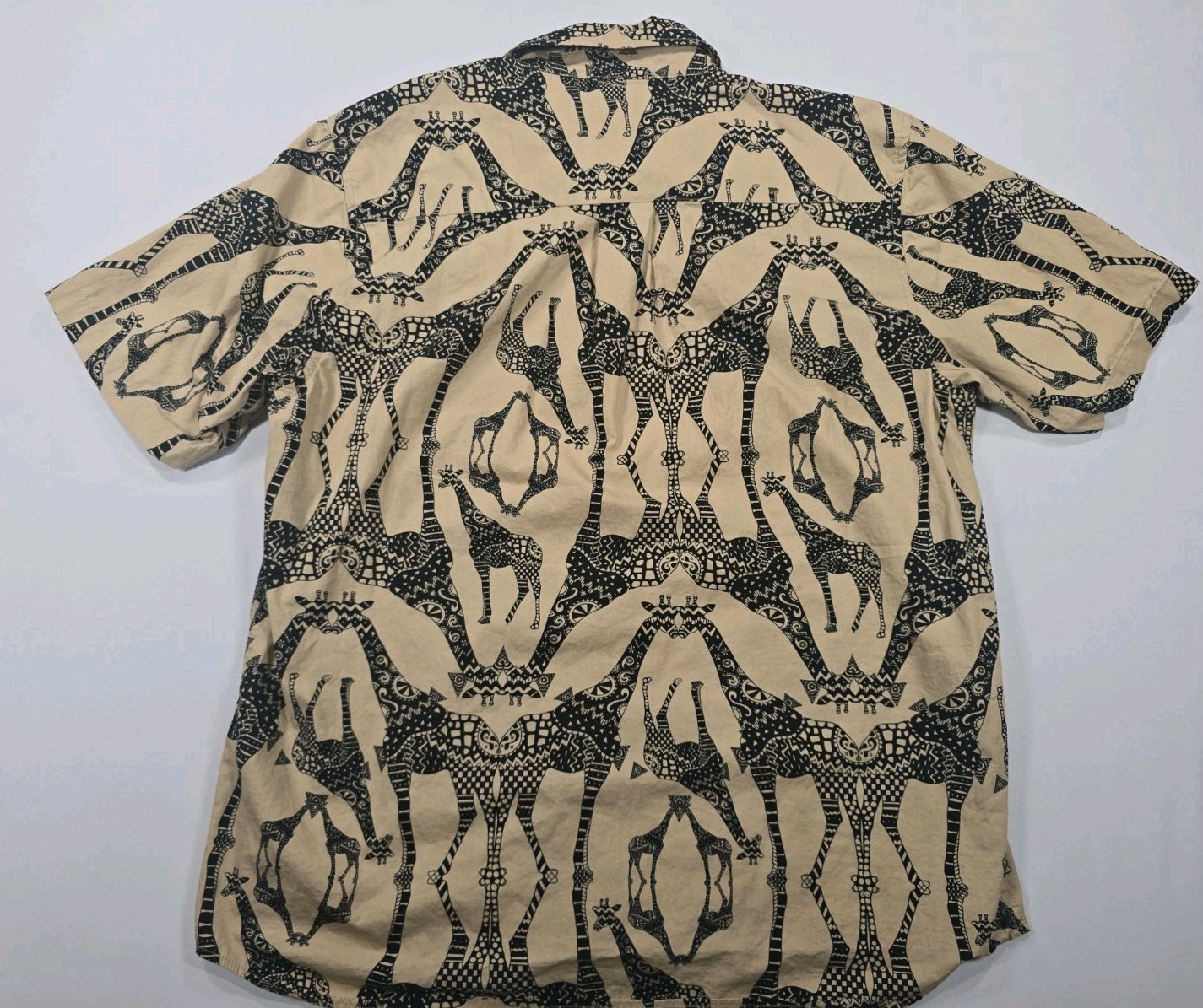 Sz Medium Lifted Research Group Mens Button Down Shirt Beige Giraffe Safari