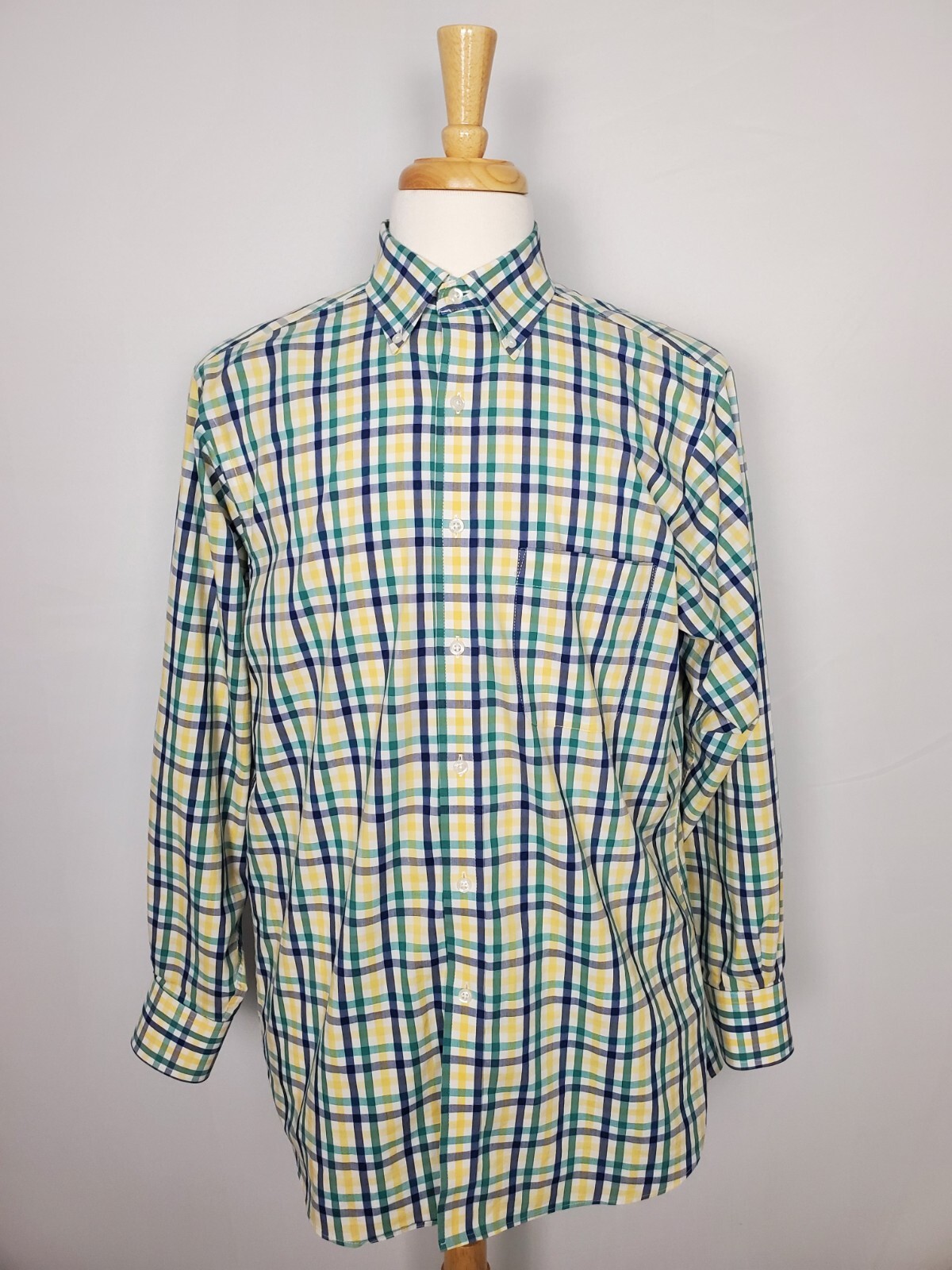 Izod Classic Fit Stretch Colorful Plaid Button Up Shirt Men’s 15-15.5 32/33.