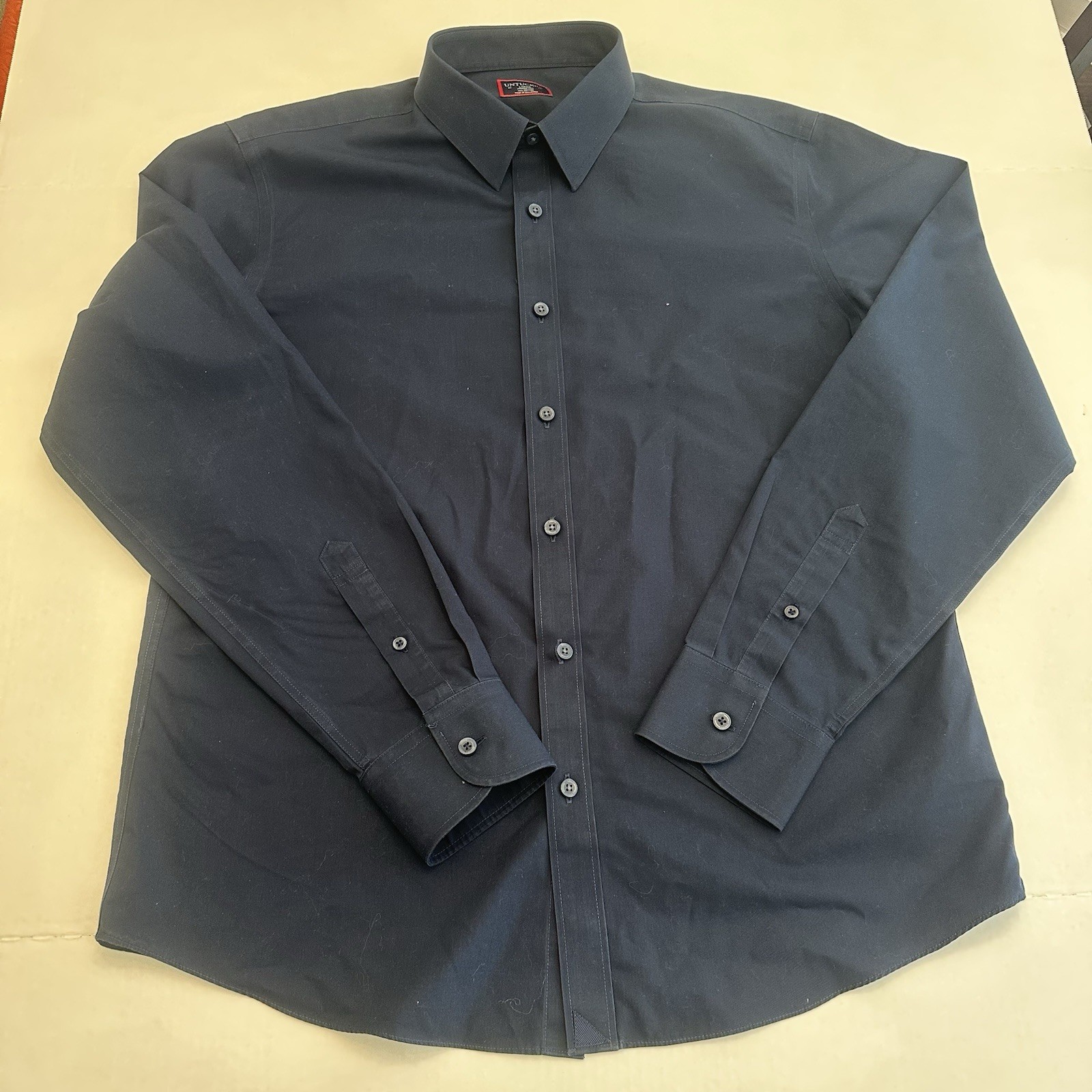 UNTUCKit Castello WF mens Cotton Wrinkle Resistant Button-Up L Navy Minimalist