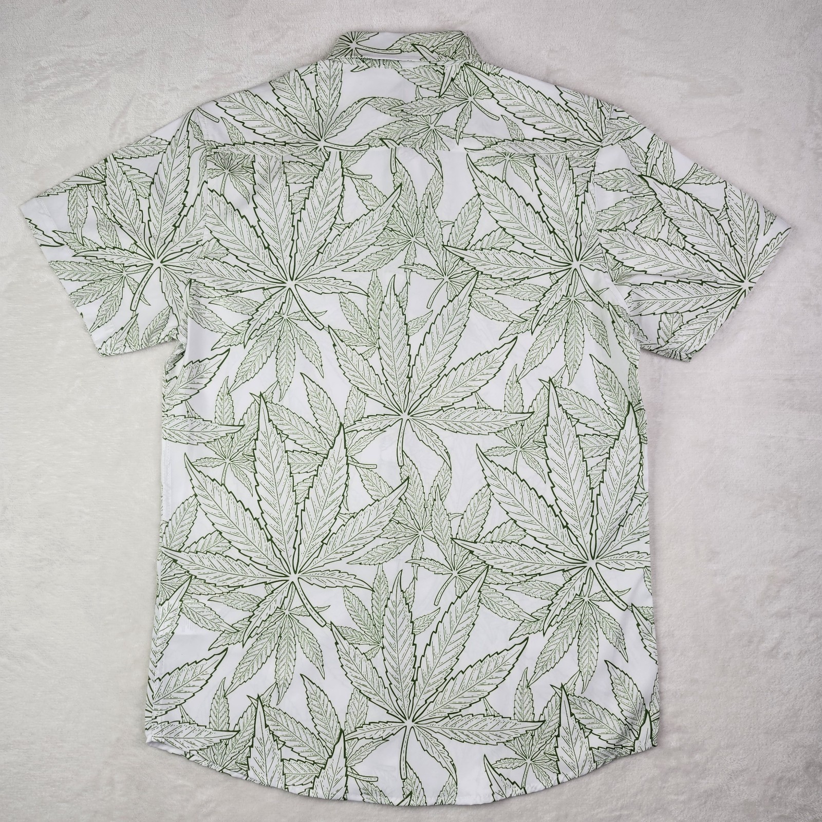 Hemp Leaves Pattern Button Up Shirt Short Sleeve Green Mens Medium Matosurf NWT