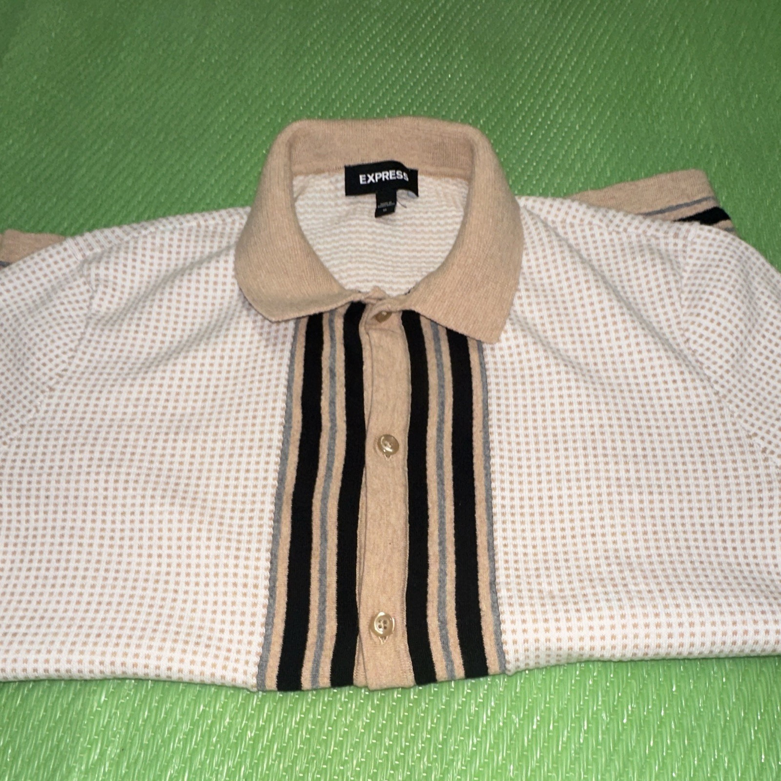 Express Men’s M Striped Knit Button-Up Shirt Beige White Black Short Sleeve