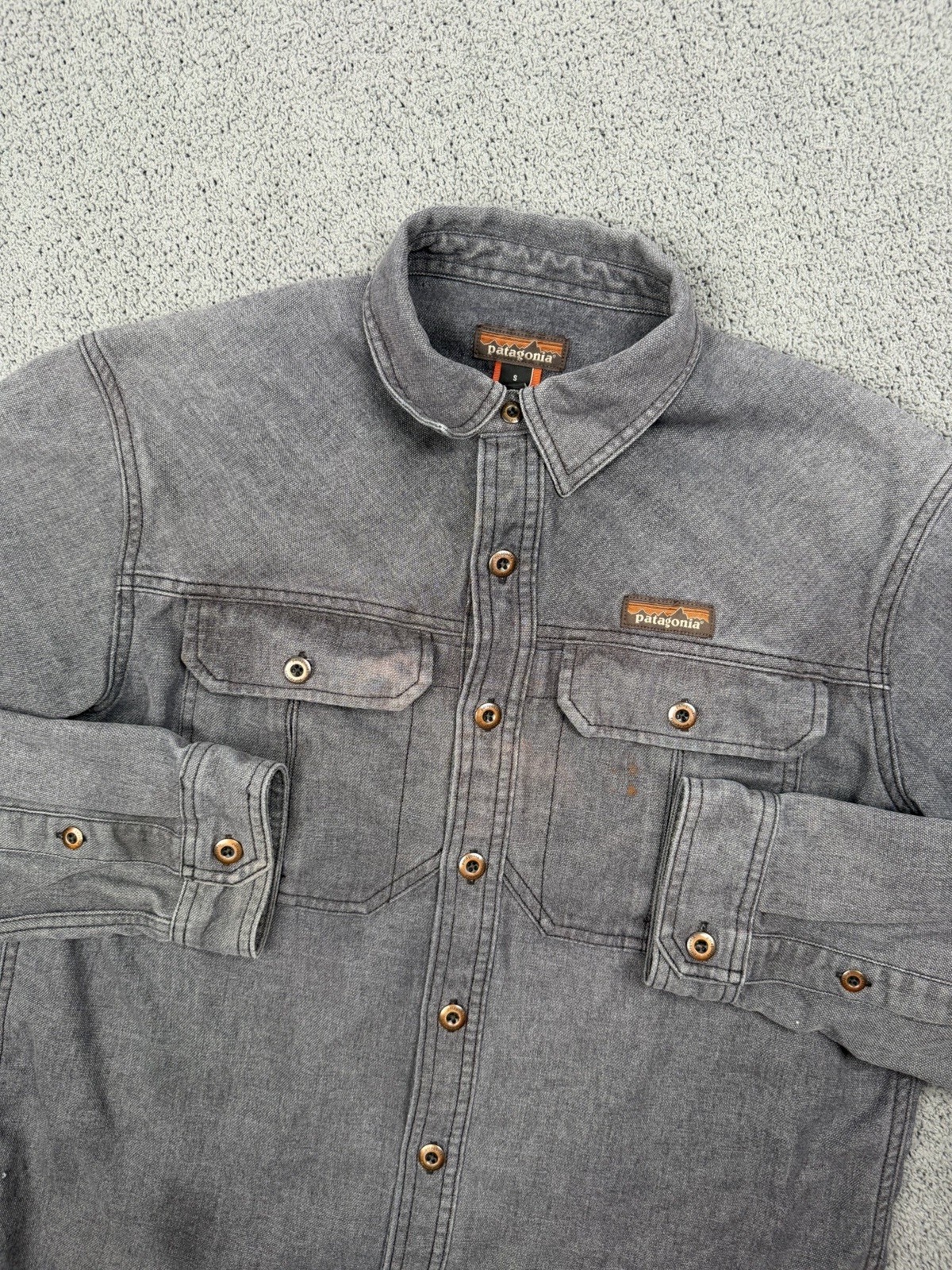 Patagonia Farrier’s Shirt Mens S Gray Long Sleeve Pockets Workwear 53320 FLAW