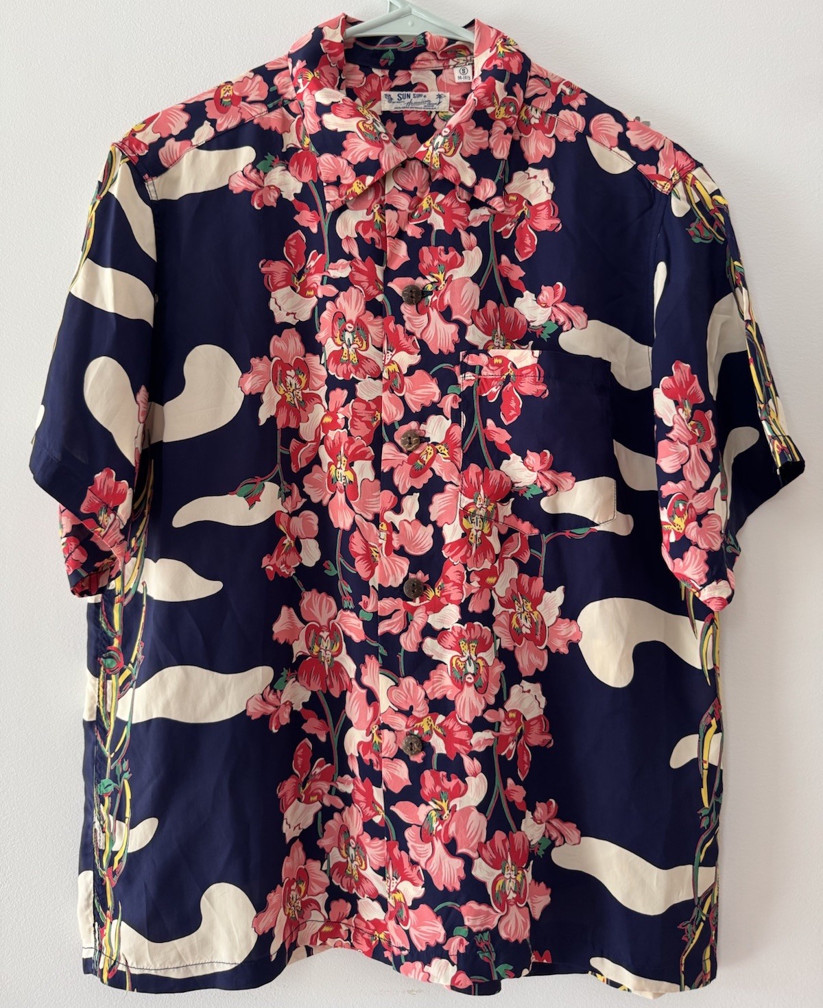 Sun Surf Hawaiian Men’s Small Japanese Koi Fish Print 100% Rayon Shirt!