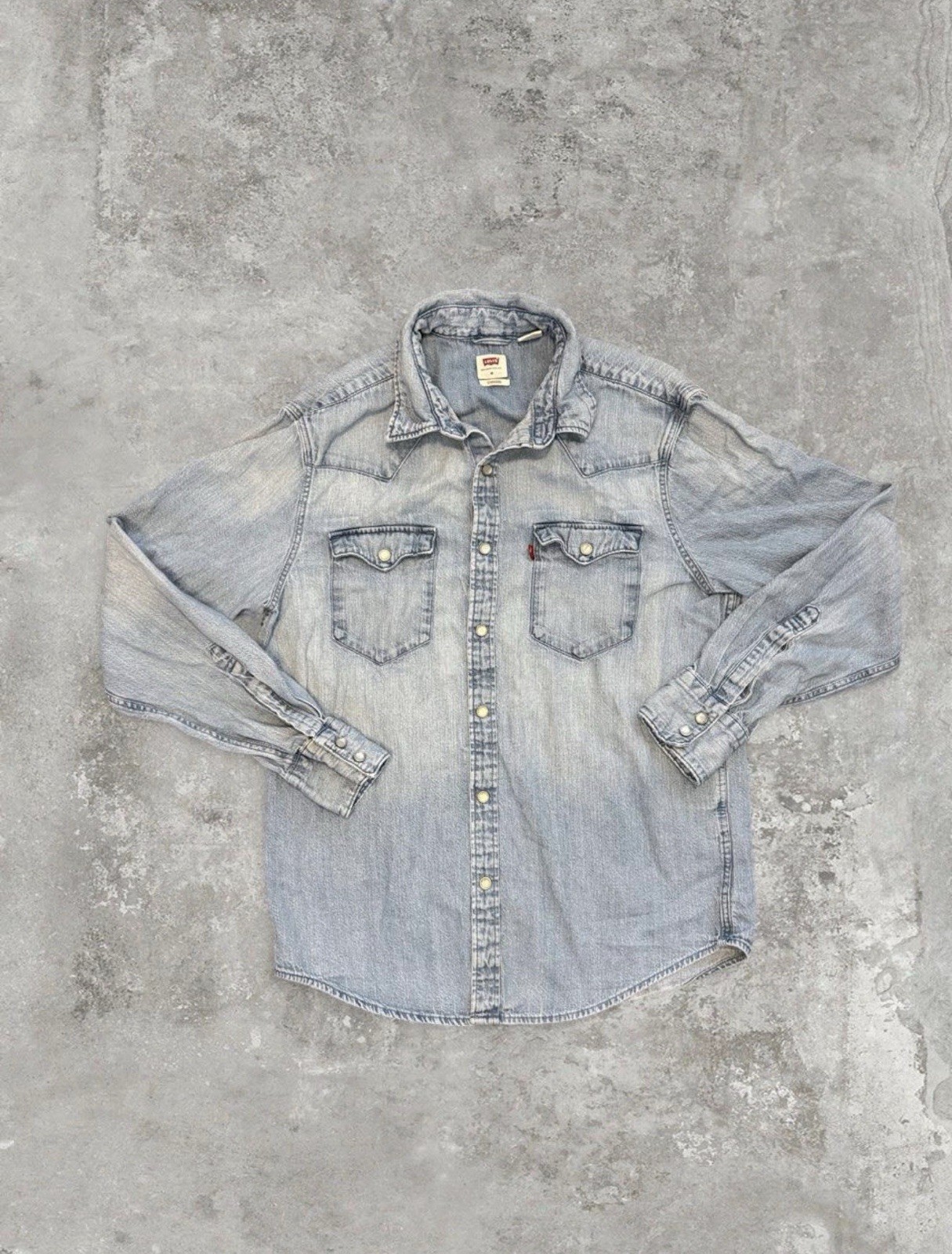 🤠 Levi’s Light Wash Denim Western Snap Shirt Two Pocket Size M