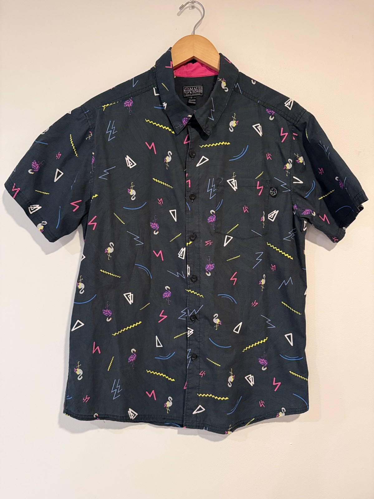 Maui & Son’s Men’s Button Down Short Sleeve Shirt – 80s Pattern