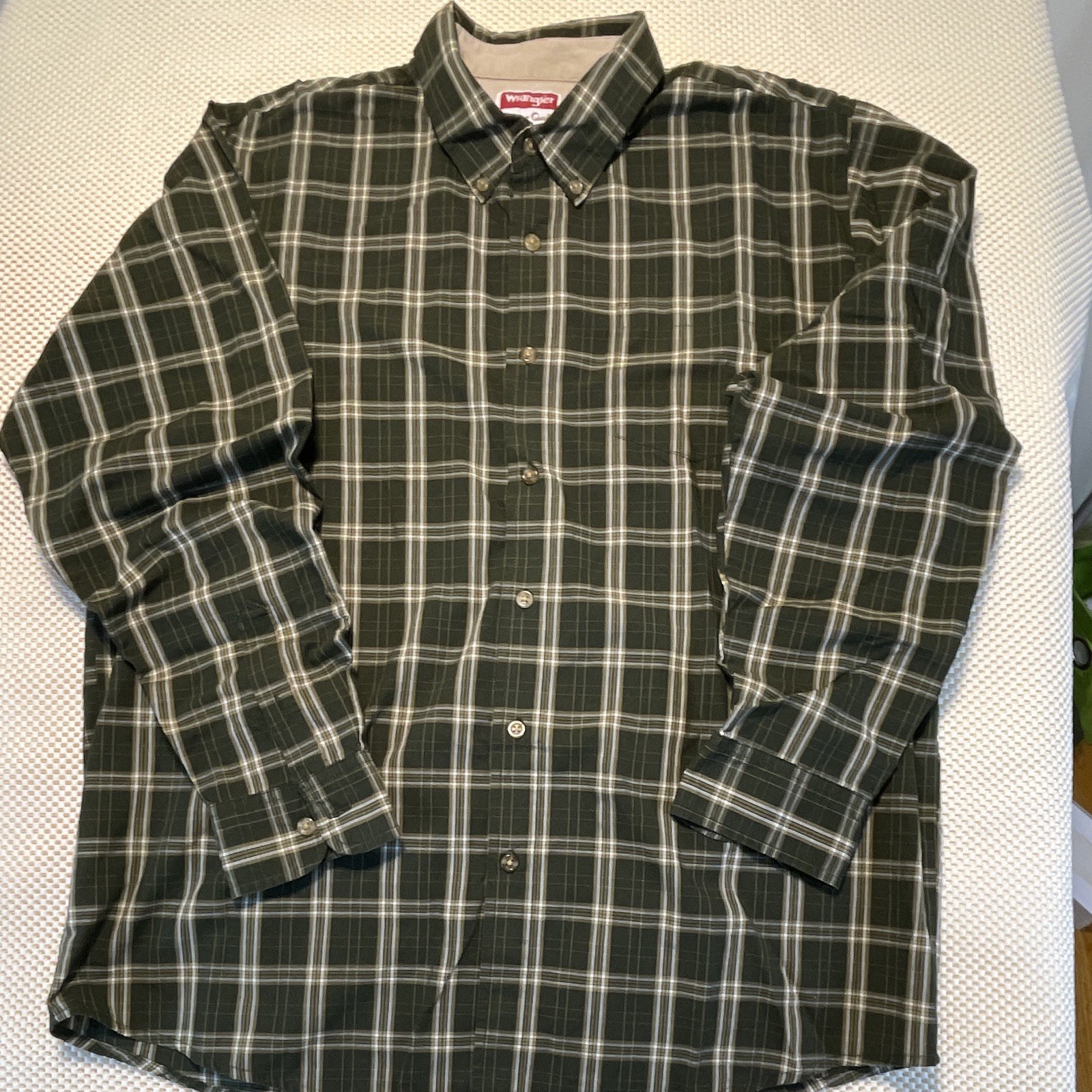 Wrangler Men’s L Green White Plaid Long Sleeve Button-Down Button-Up Shirt C04