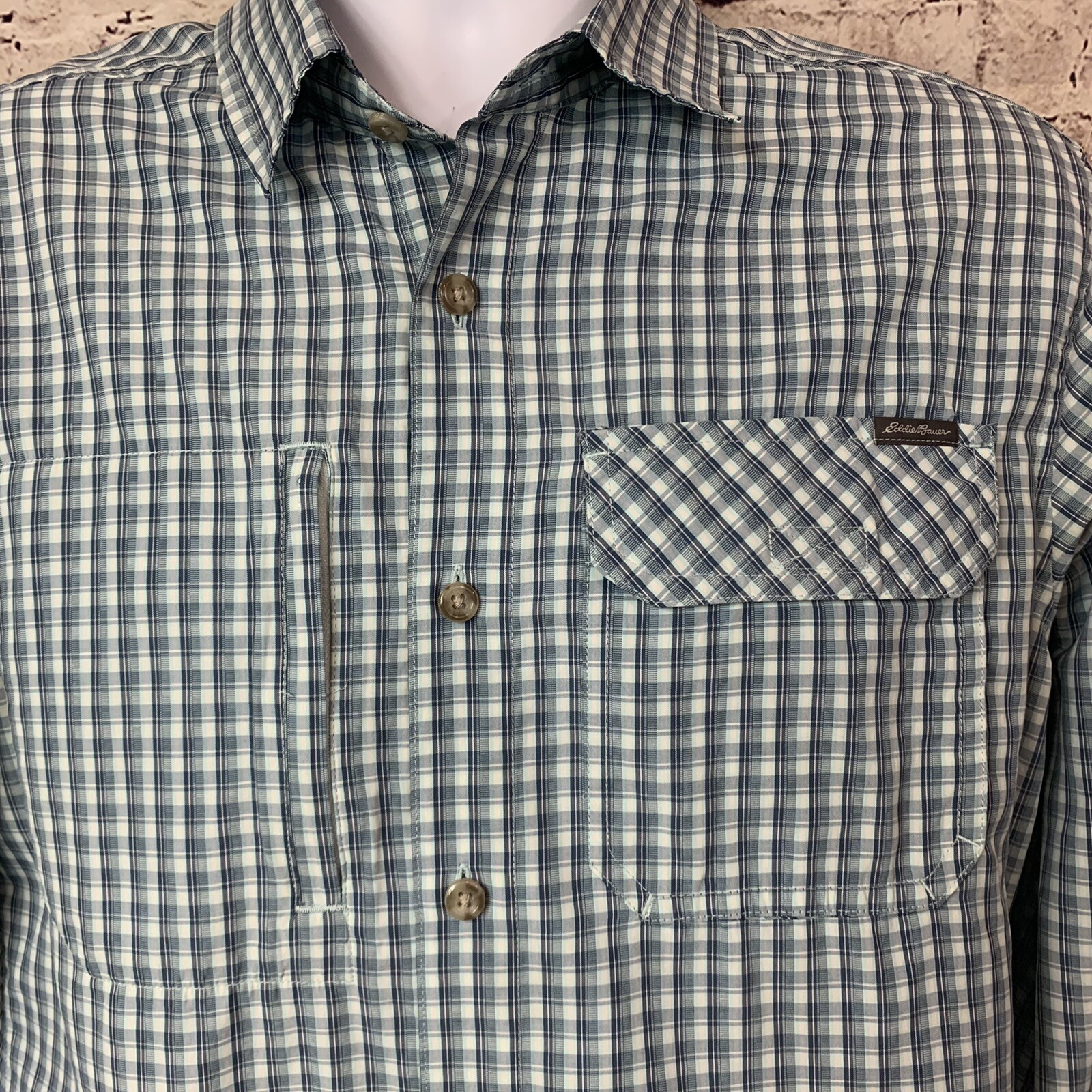 Eddie Bauer Shirt Blue Plaid Vented Back Roll Tab Sleeve Men’s Medium