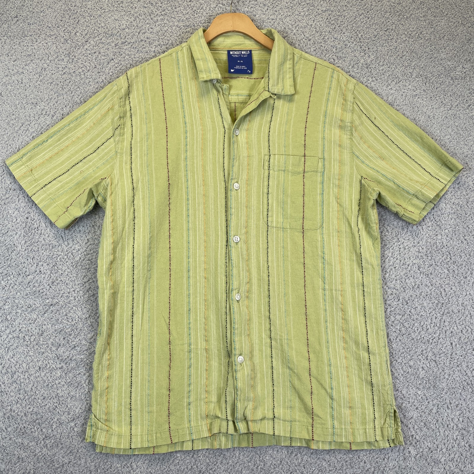 Without Walls Shirt Men’s Medium Green Stripe Button Up Travel Vacation Pocket