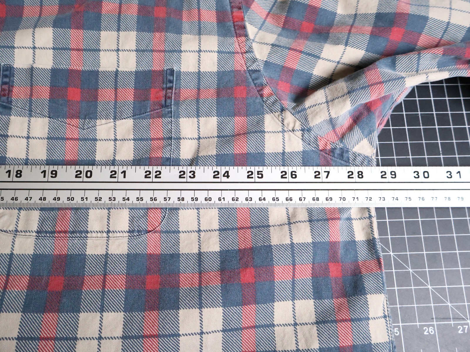 Abercrombie & Fitch The Big Shirt Men’s XL Beige Blue Plaid Oversized Flannel